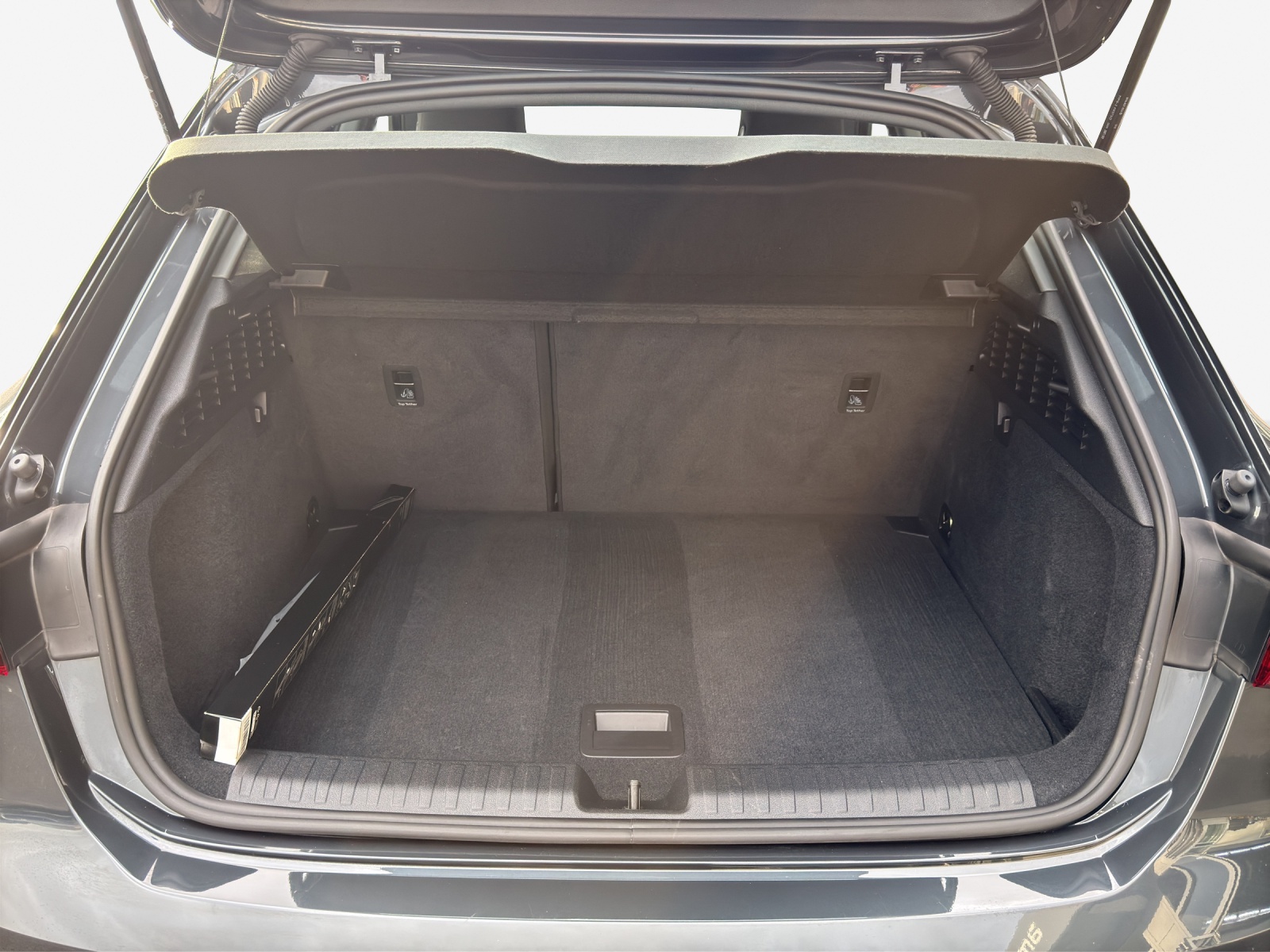 AUDI A3 Sportback 35 TFSI Attraction S-tronic-image-12