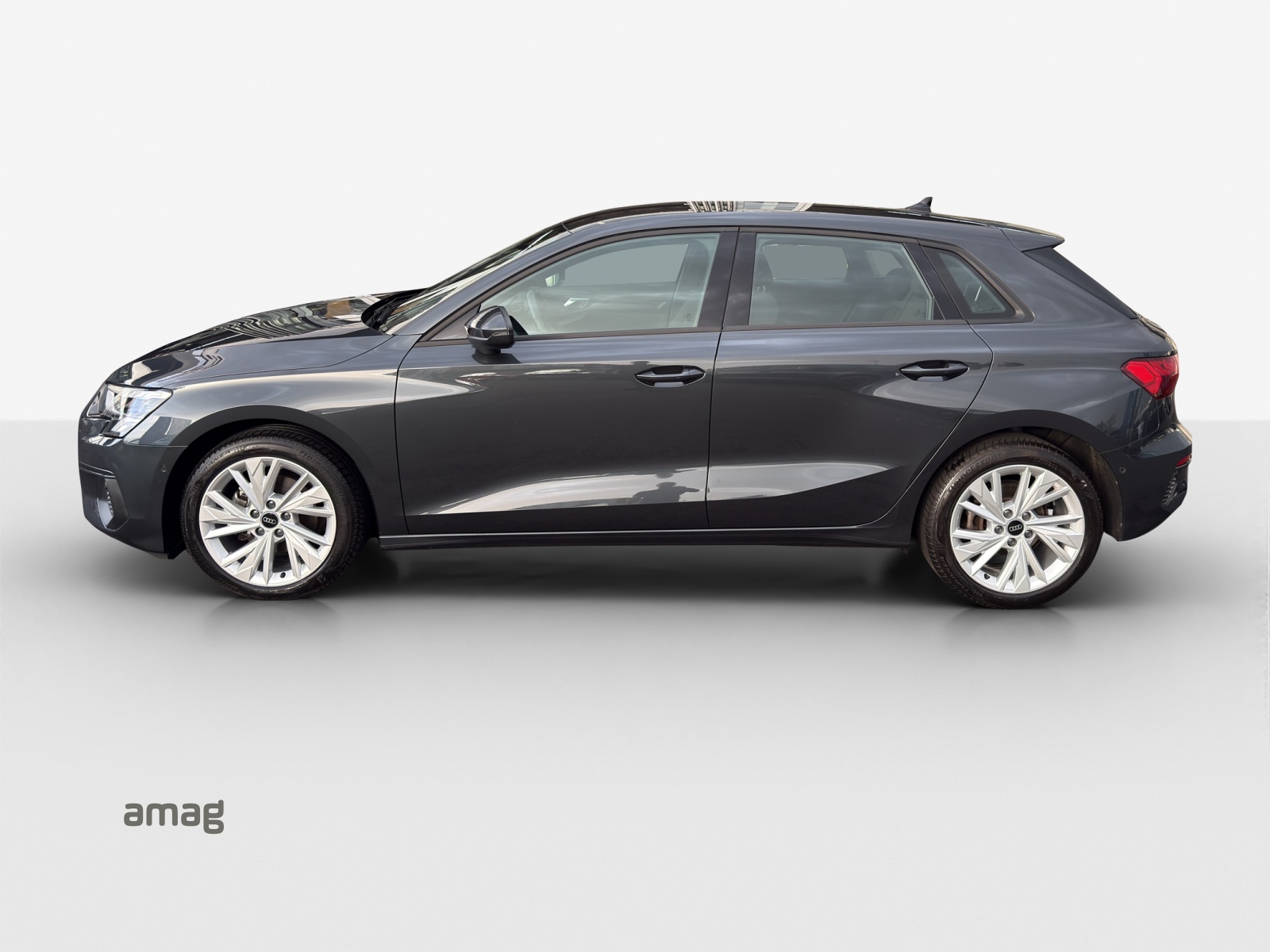 AUDI A3 Sportback 35 TFSI Attraction S-tronic-image-1