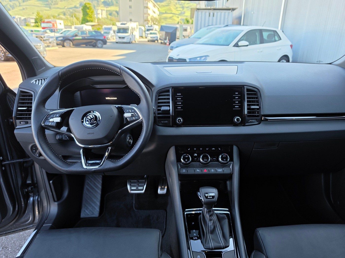 SKODA Karoq 2.0 TSI SportLine 4x4 DSG-image-9