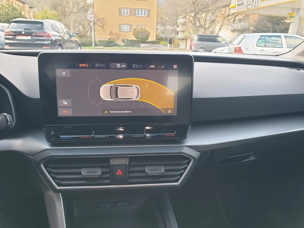 SEAT Leon 1.5 TGI DSG Hola FR ** 130 PS ** Navigationssystem ** PDC Hinten ** Tempomat ** Abstandsregelsysteme ** Ab Service **-image-8