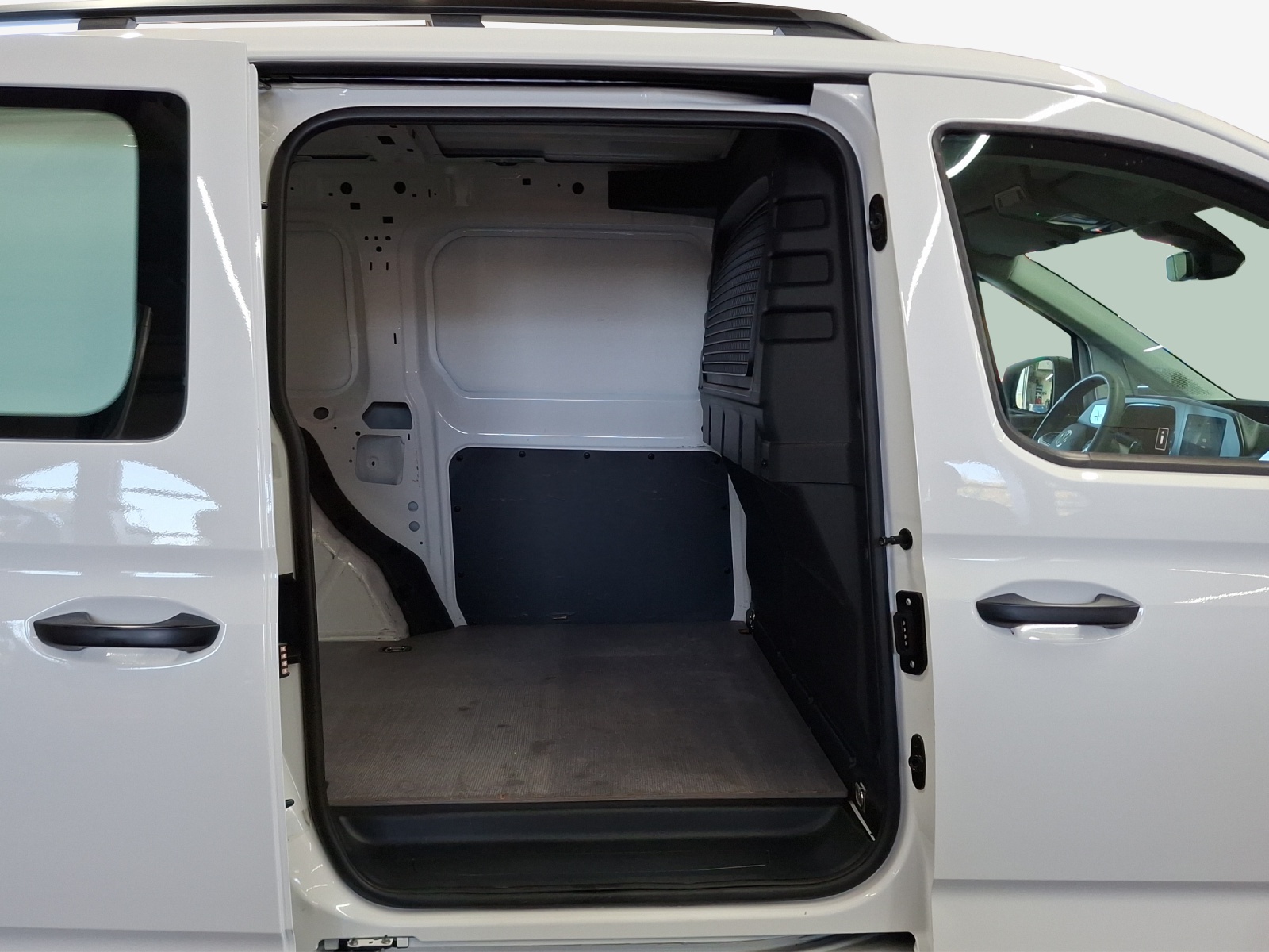 VW Caddy Cargo 2.0TDI Maxi-image-11