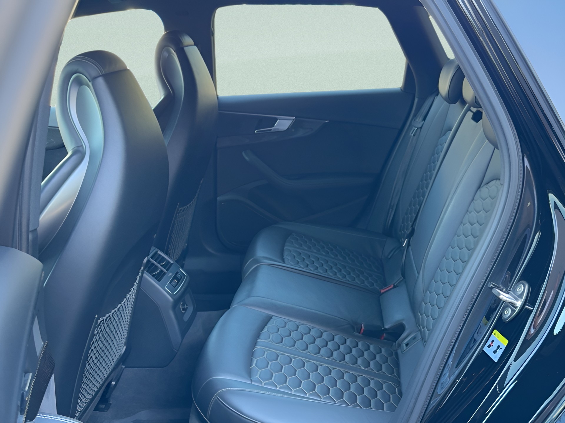 AUDI RS4 Avant 2.9 TFSI quattro tiptronic-image-16