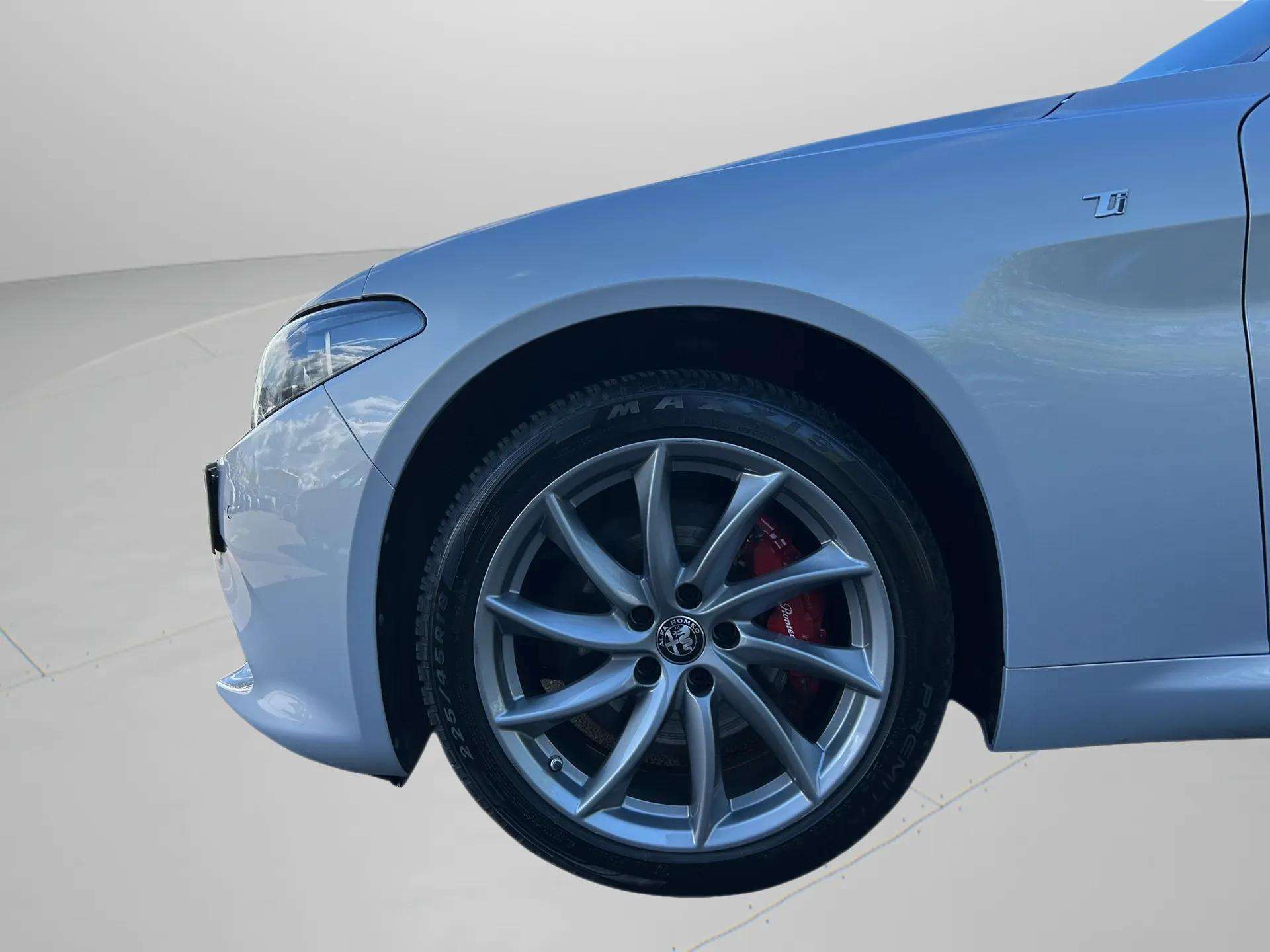 ALFA ROMEO Giulia 2.0 Ti Q4 AT8-image-9