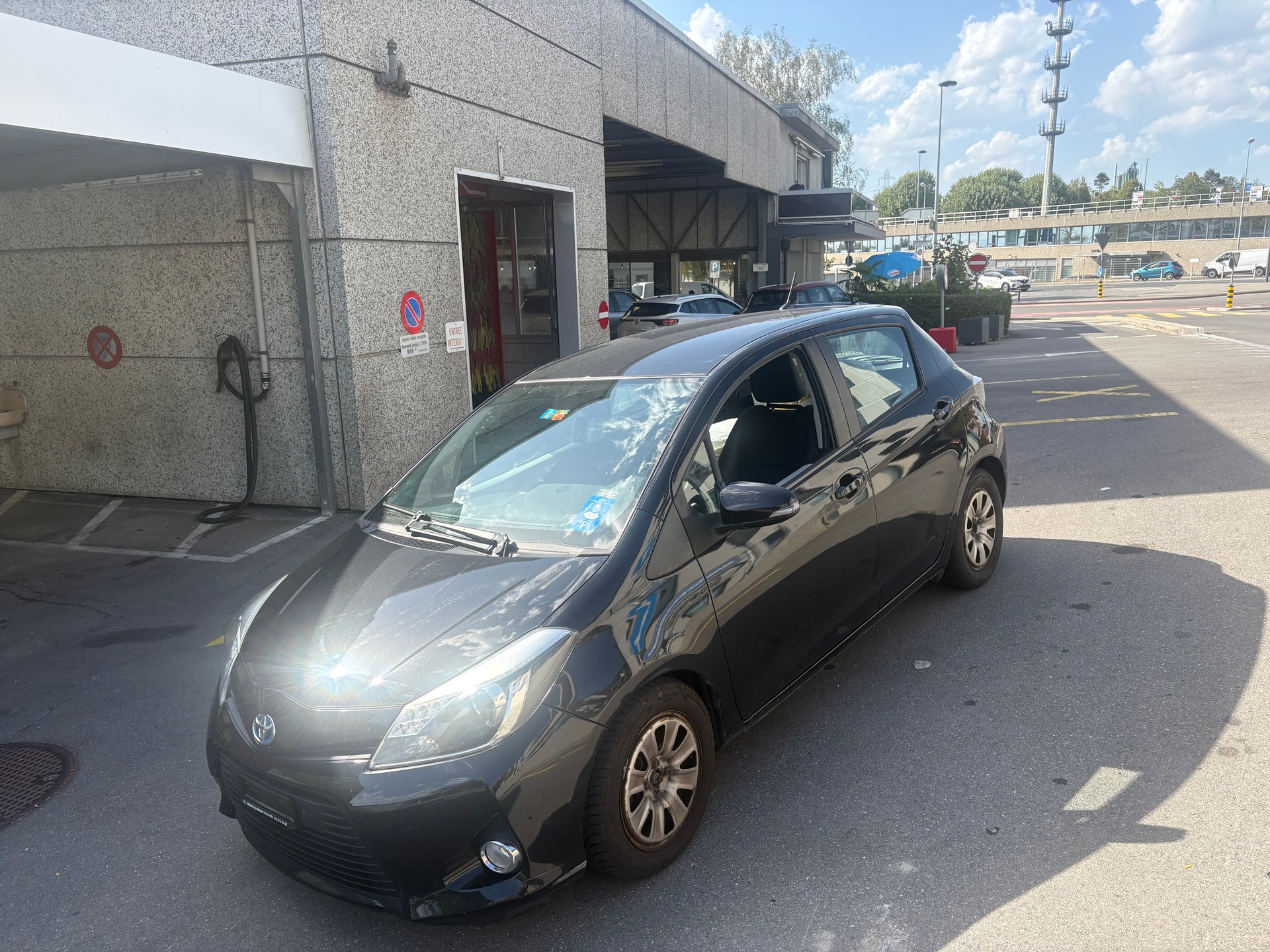 TOYOTA Yaris 1.5 VVT-i Hybrid Luna CVT-image-2