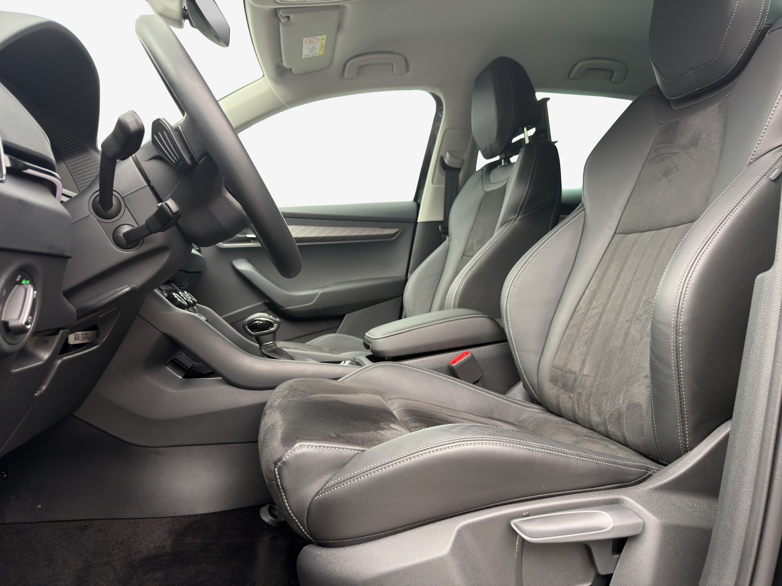 SKODA Karoq 1.5 TSI Dynamic DSG-image-14