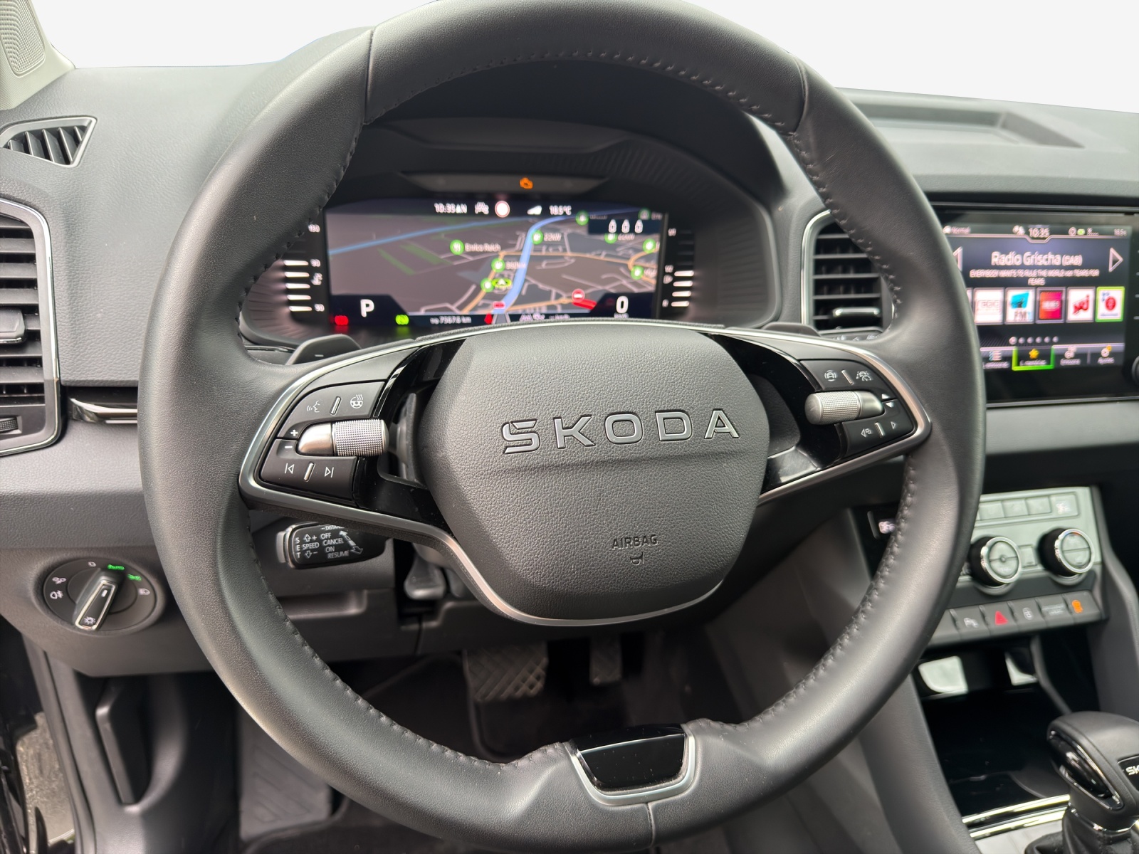SKODA Karoq 1.5 TSI Dynamic DSG-image-9