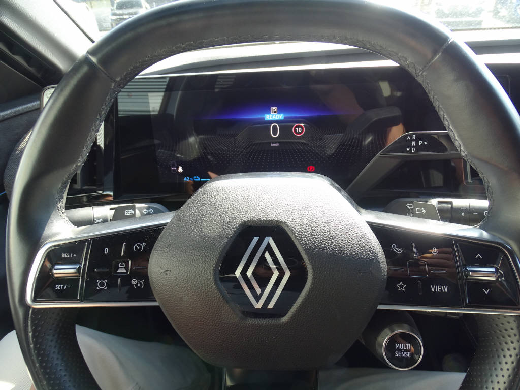 RENAULT Mégane E-Tech techno-image-8
