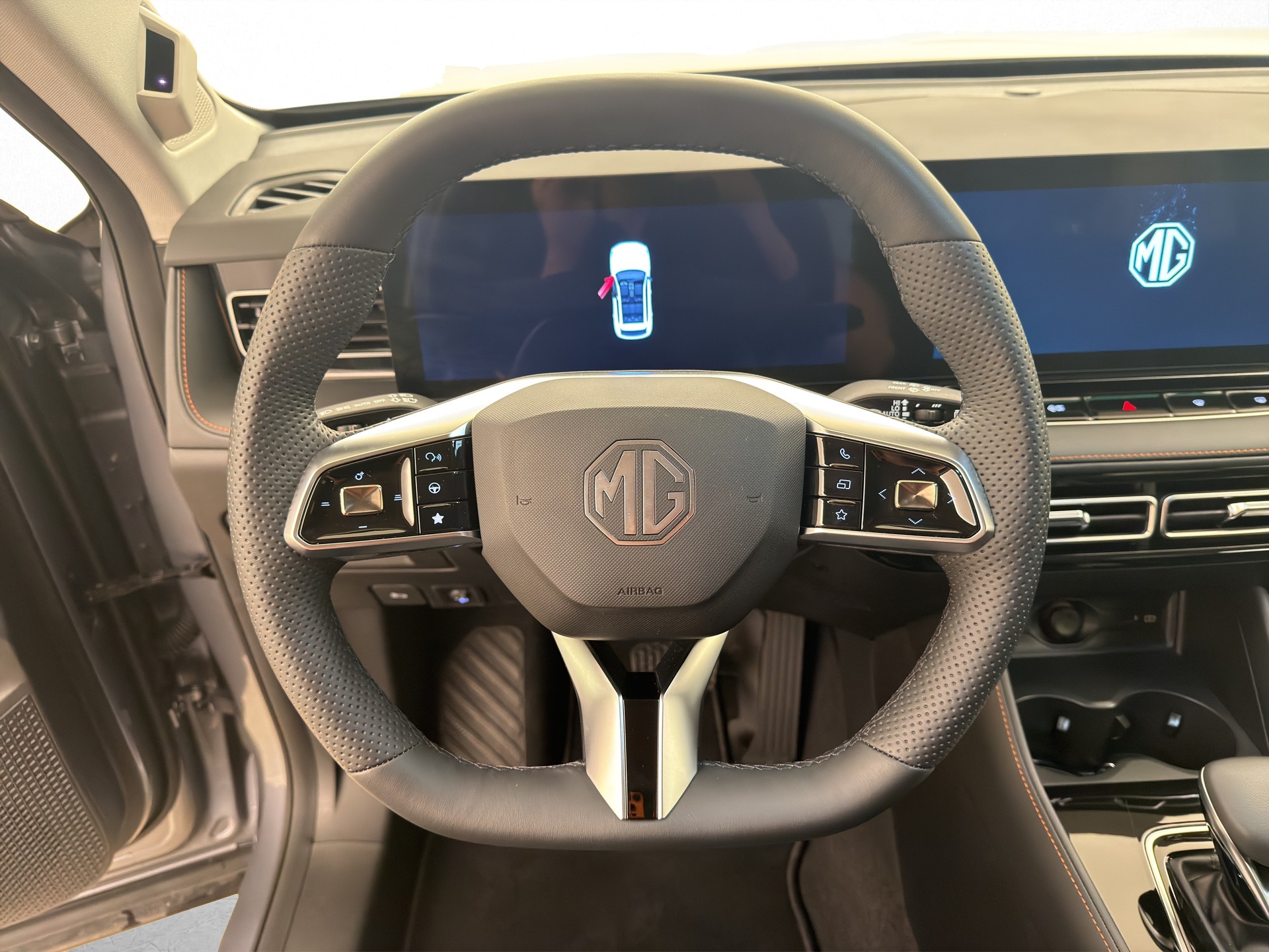 MG HS 1.5 Vti-Tech Luxury-image-10