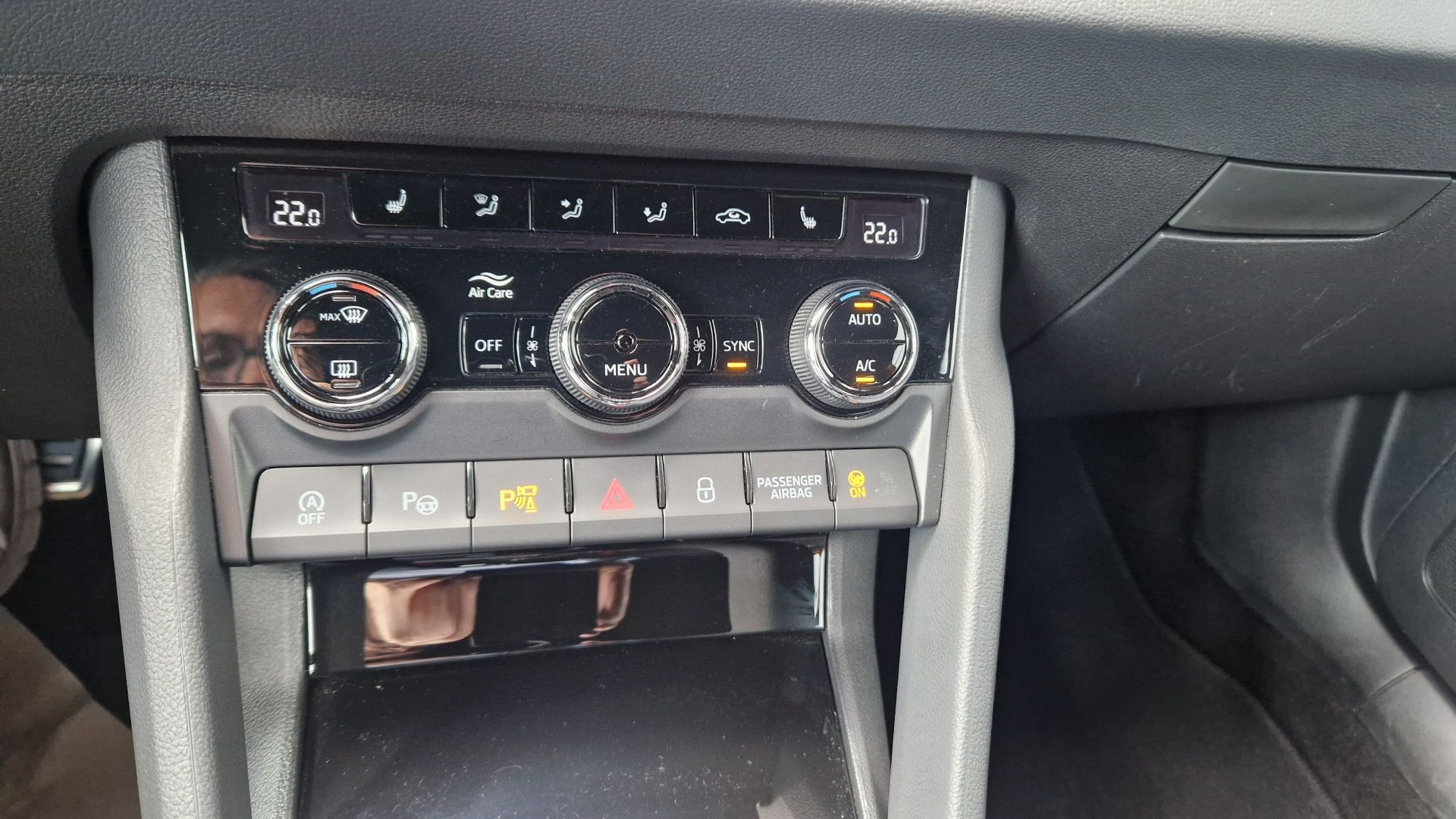 SKODA Karoq 1.5 TSI SportLine DSG-image-10