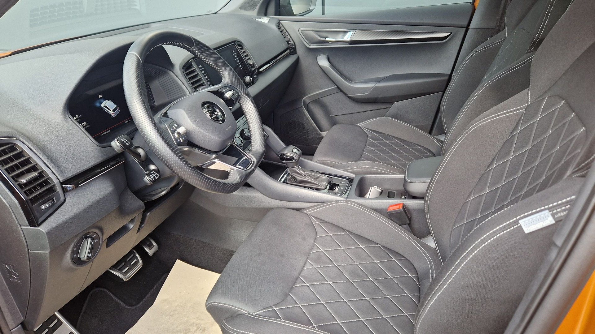 SKODA Karoq 1.5 TSI SportLine DSG-image-6