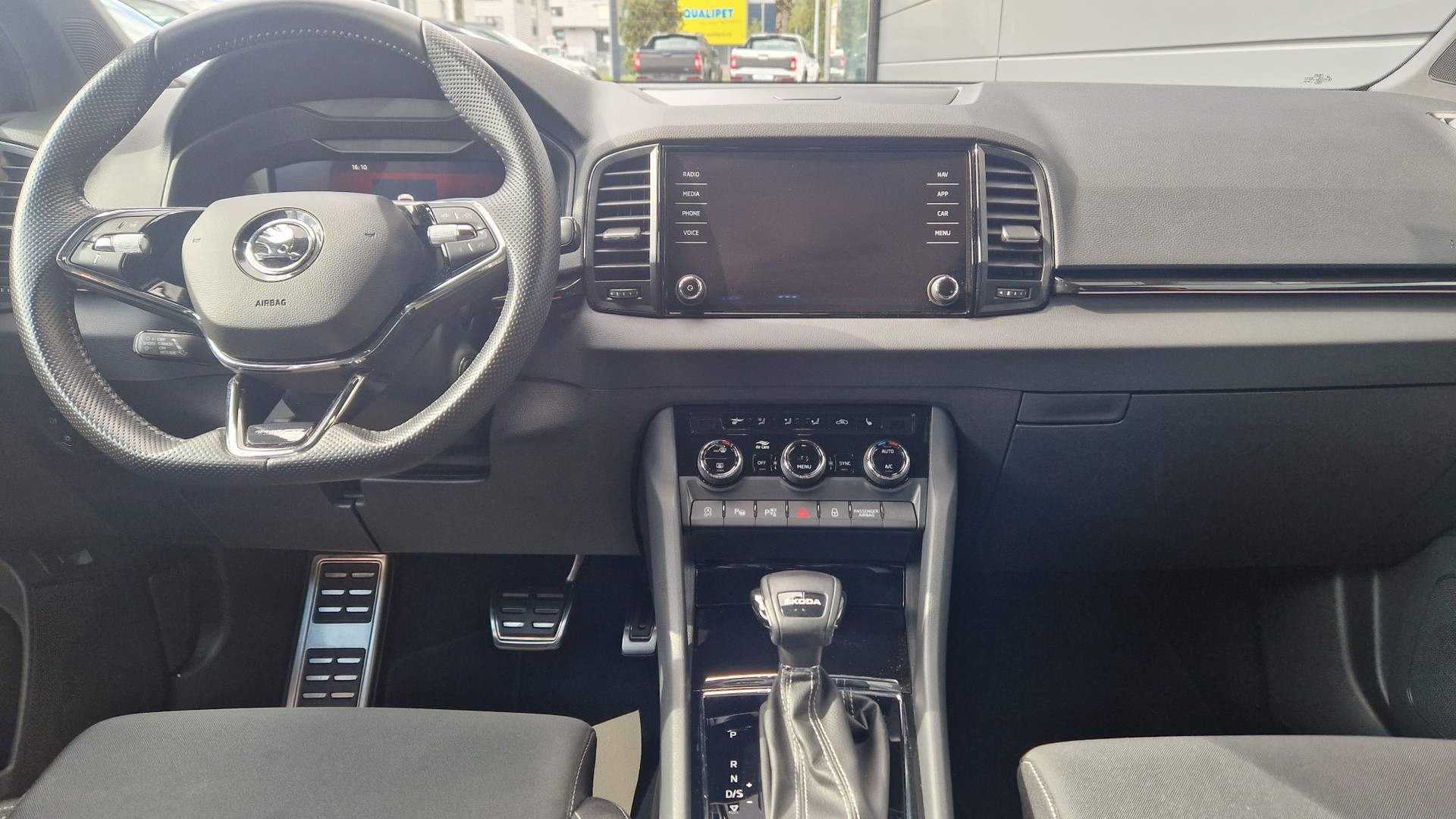 SKODA Karoq 1.5 TSI SportLine DSG-image-13