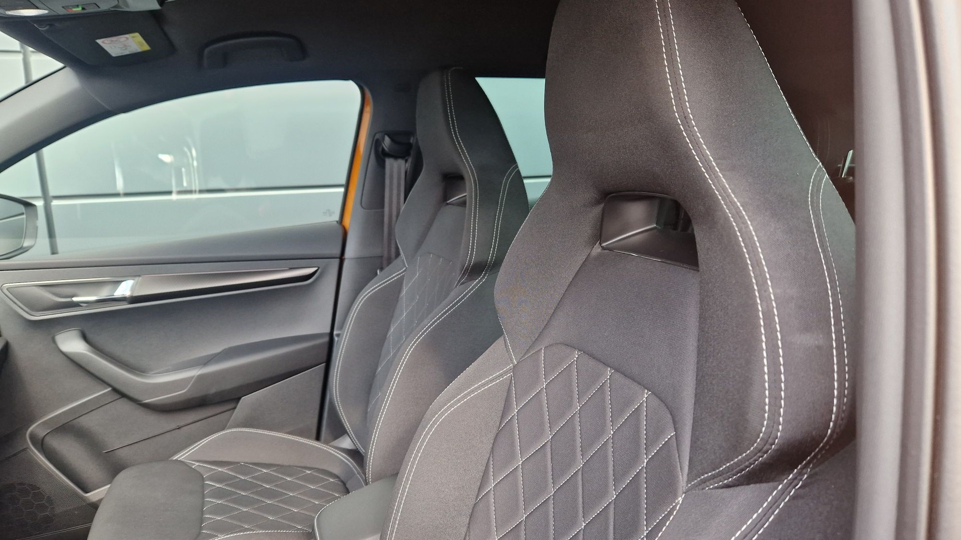 SKODA Karoq 1.5 TSI SportLine DSG-image-11