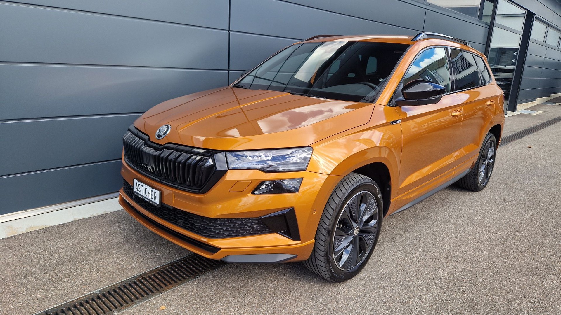 SKODA Karoq 1.5 TSI SportLine DSG-image-0