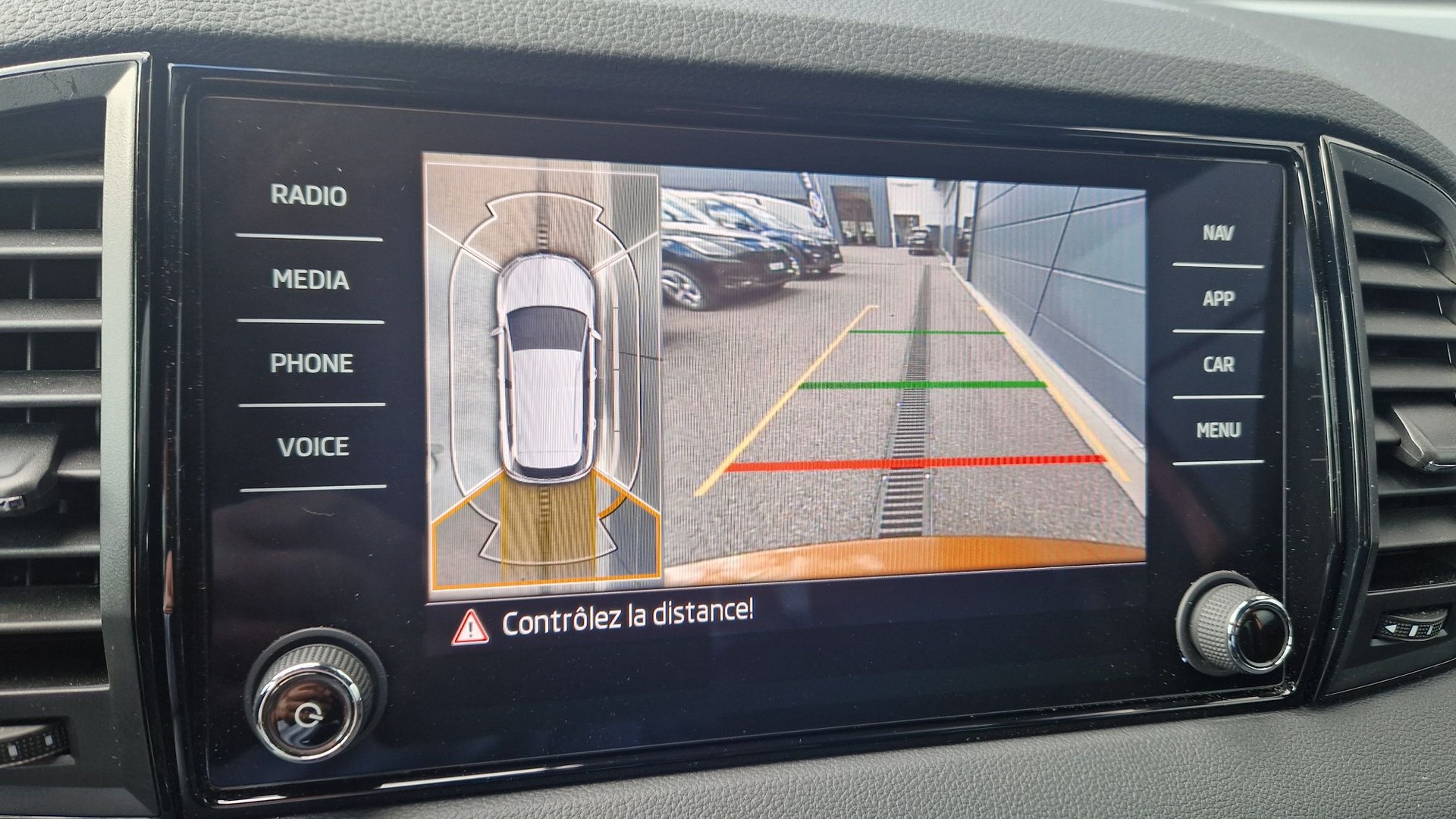 SKODA Karoq 1.5 TSI SportLine DSG-image-8