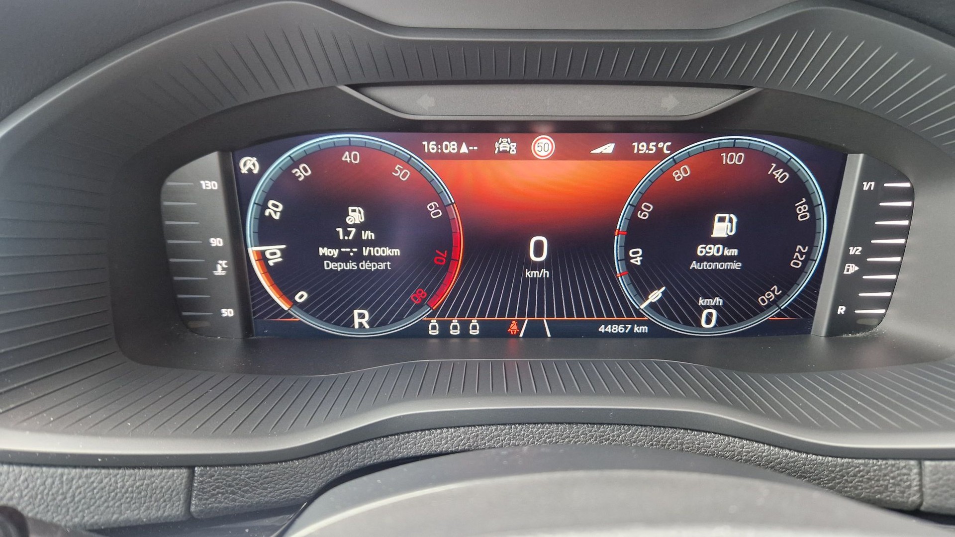 SKODA Karoq 1.5 TSI SportLine DSG-image-7