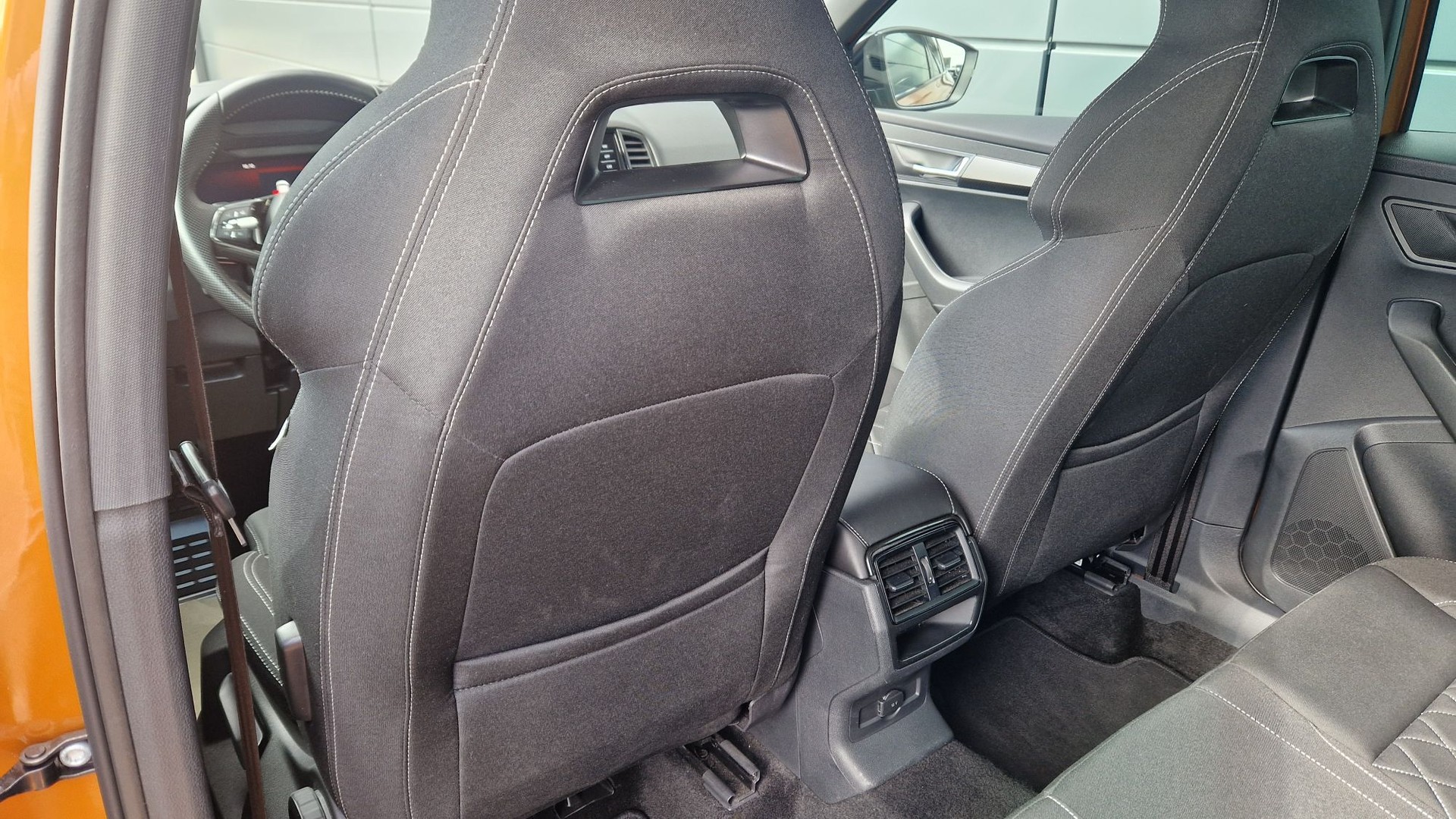 SKODA Karoq 1.5 TSI SportLine DSG-image-14