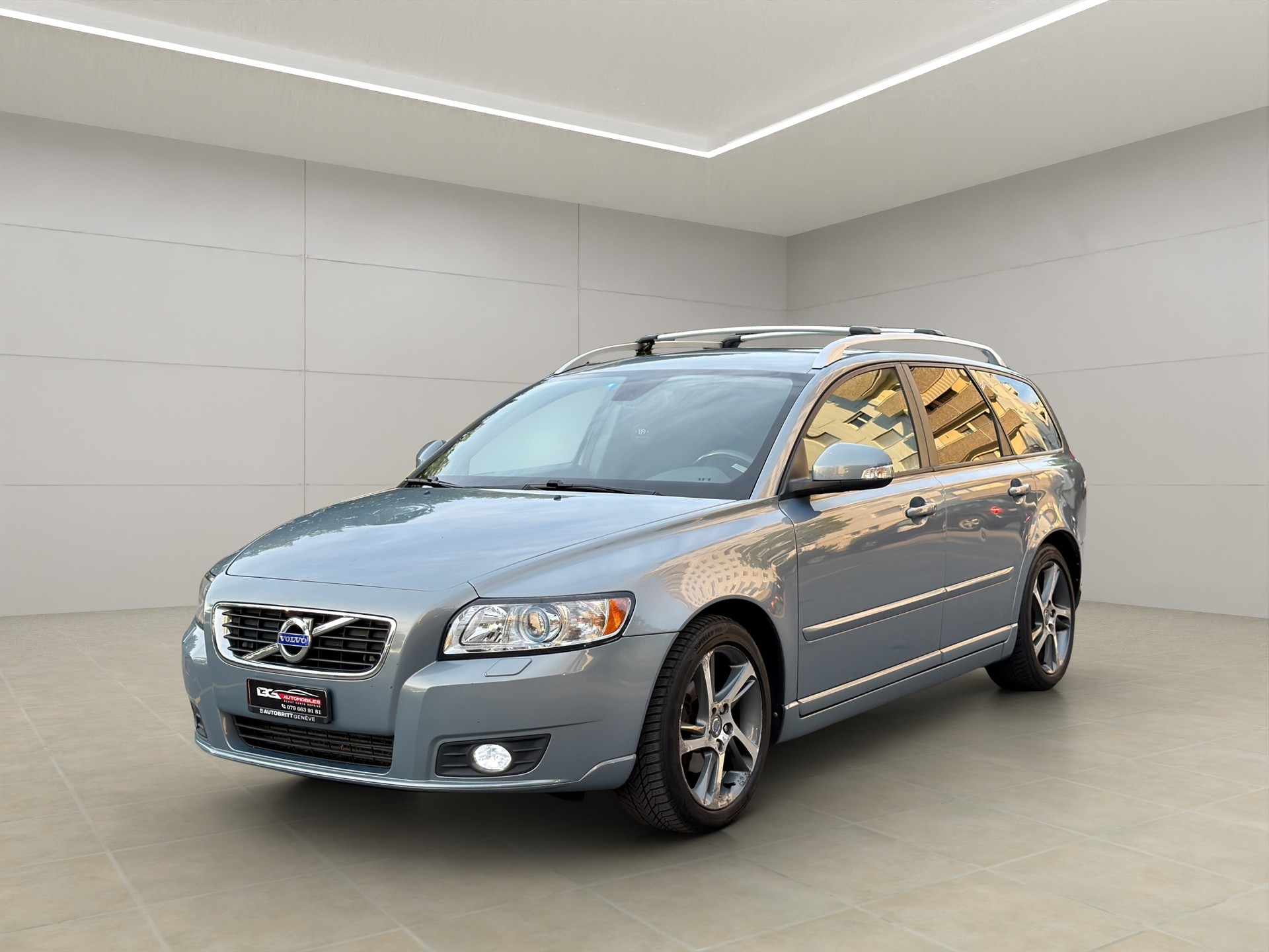 VOLVO V50 DRIVe Start/Stop Momentum-image-0