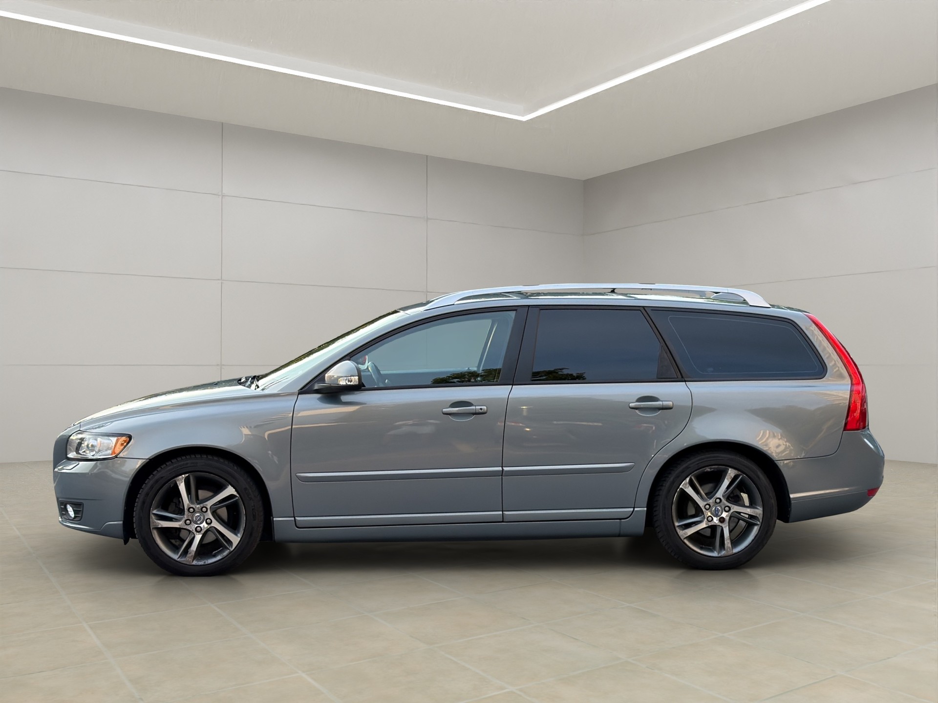 VOLVO V50 DRIVe Start/Stop Momentum-image-3