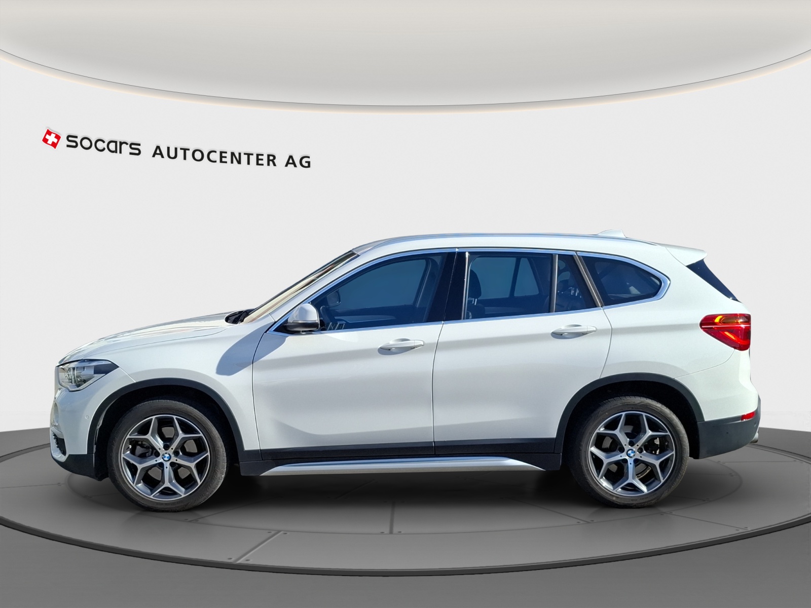 BMW X1 xDrive 20d xLine Steptronic-image-5