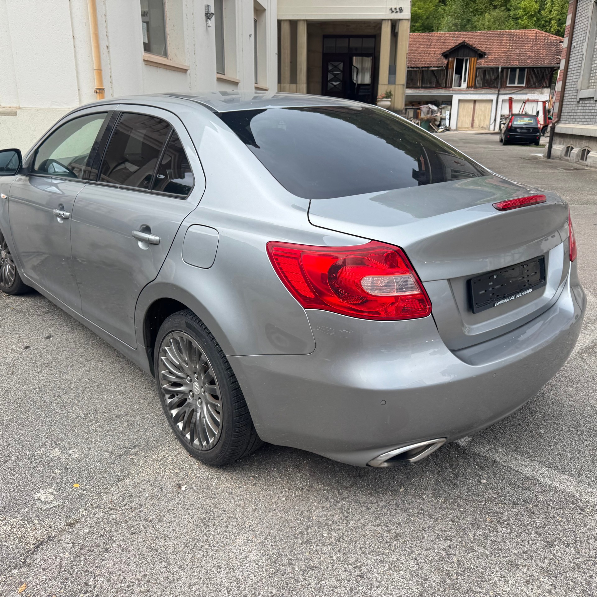SUZUKI Kizashi 2.4 GL Top 4WD CVT-image-3