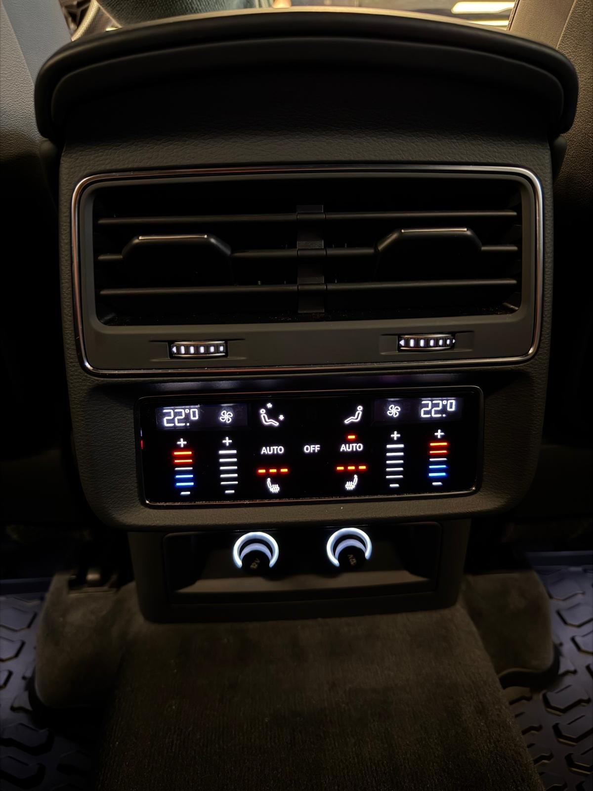 AUDI Q7 50 TDI quattro S Line tiptronic 7Plätze-image-16