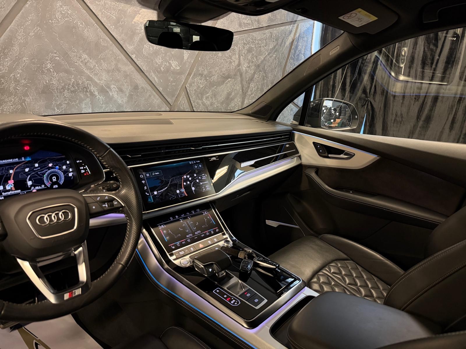 AUDI Q7 50 TDI quattro S Line tiptronic 7Plätze-image-9