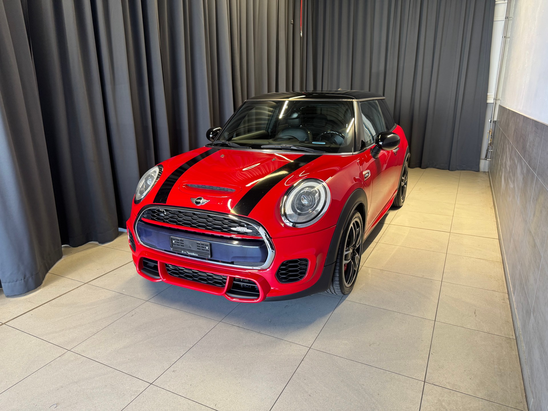 MINI Cooper John Cooper Works Steptronic (43)-image-2