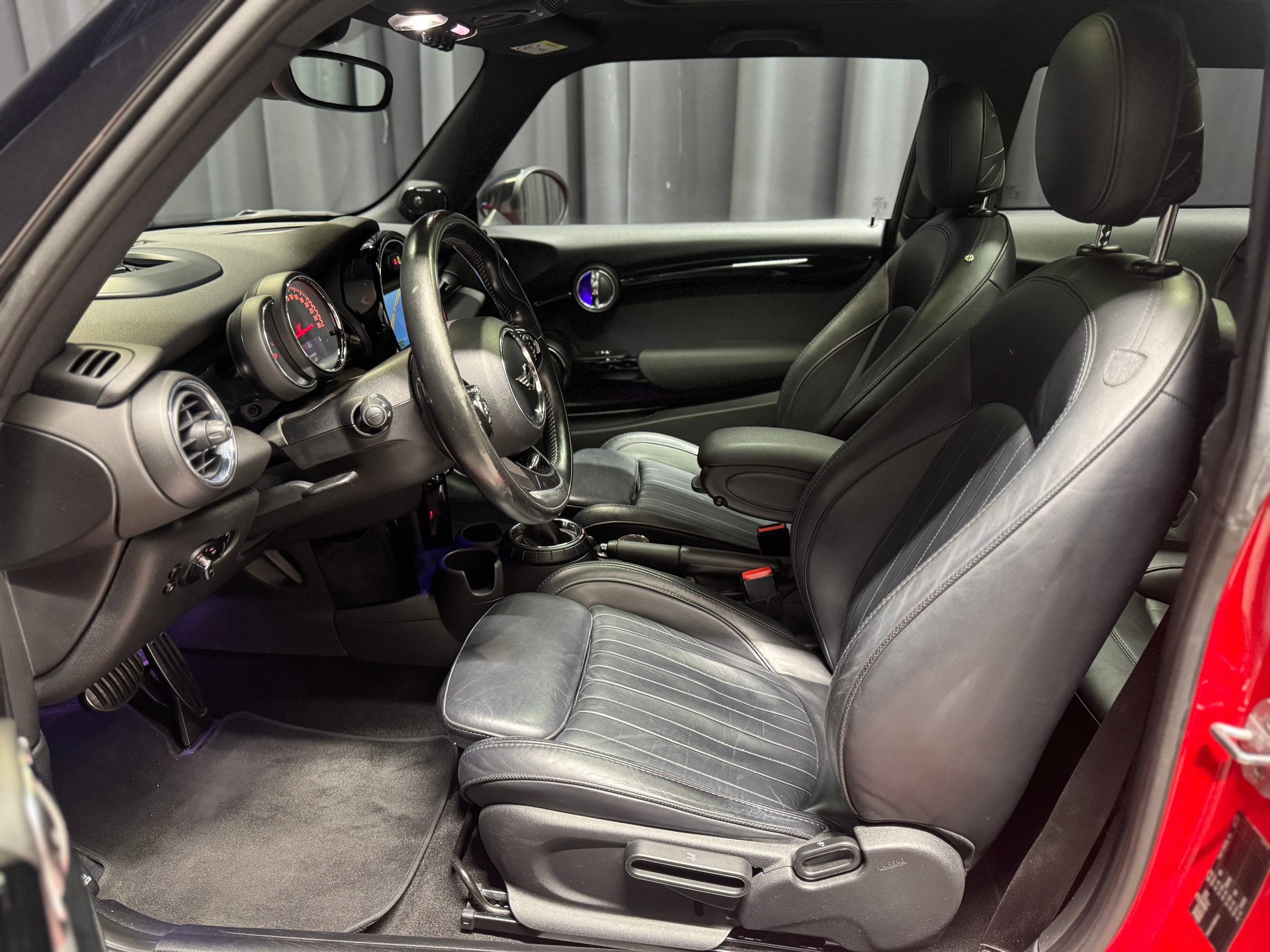MINI Cooper John Cooper Works Steptronic (43)-image-6