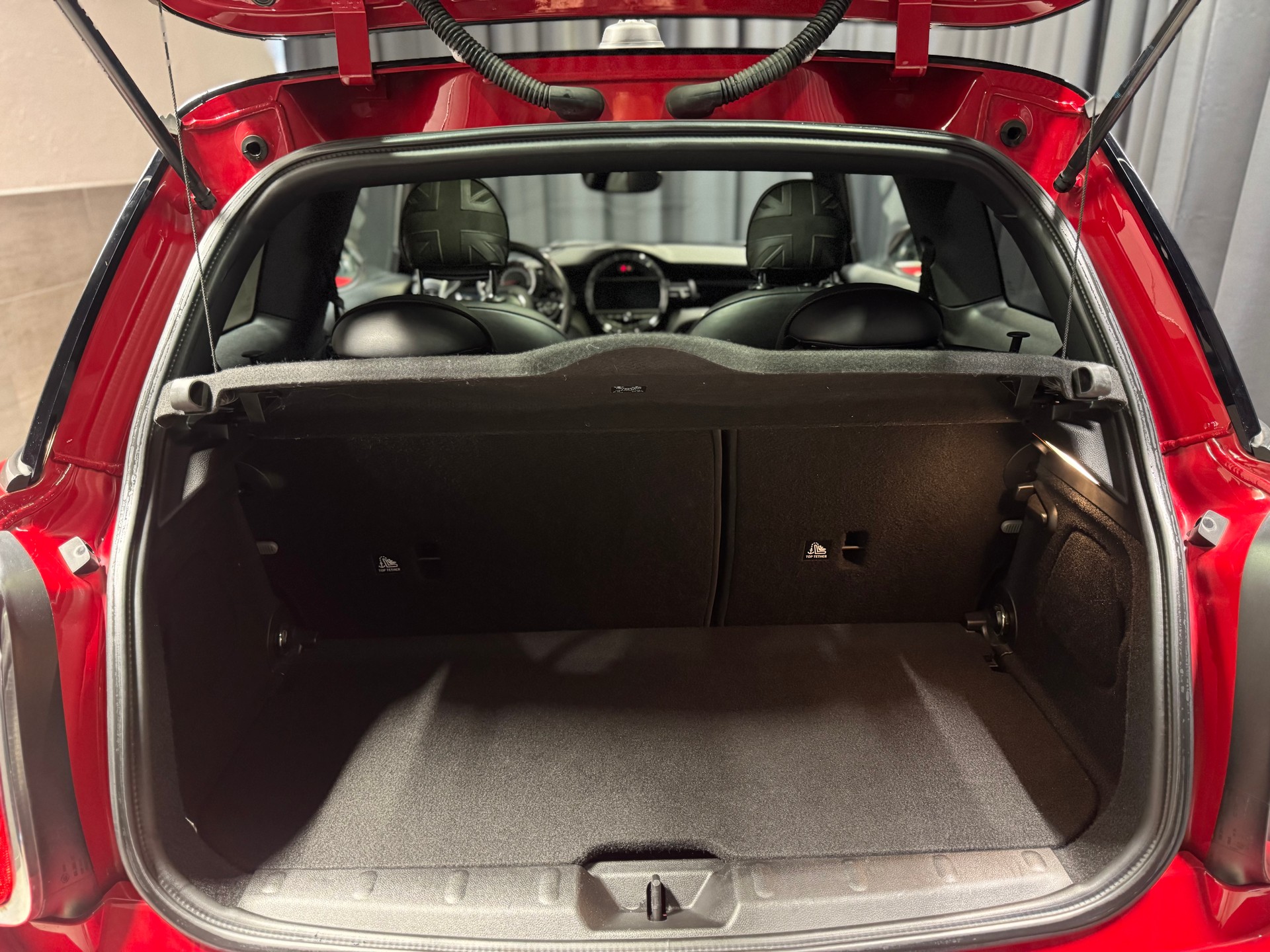 MINI Cooper John Cooper Works Steptronic (43)-image-19