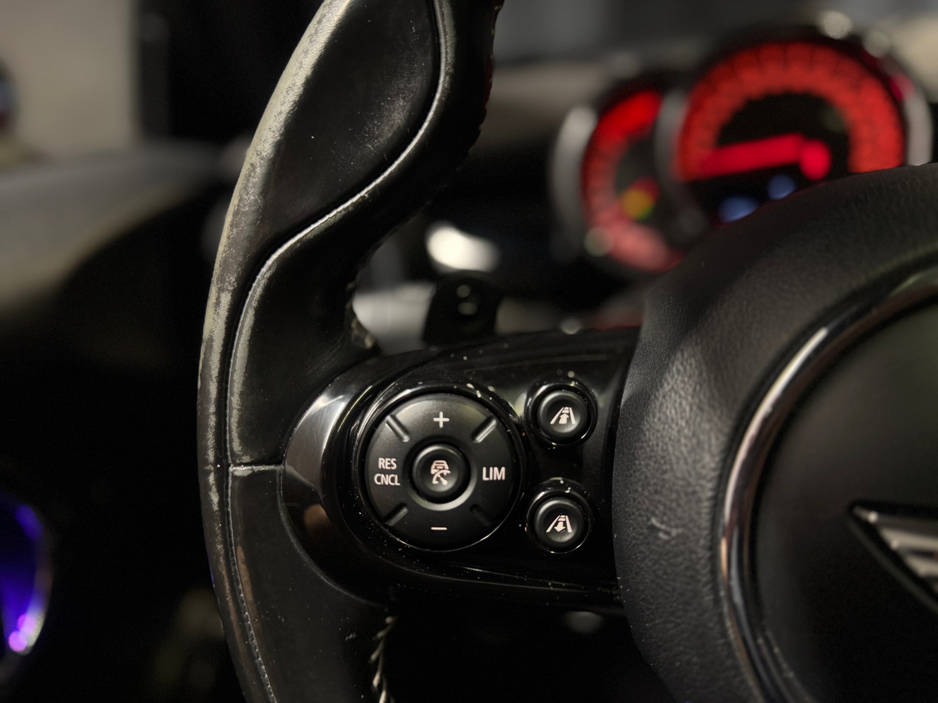 MINI Cooper John Cooper Works Steptronic (43)-image-11