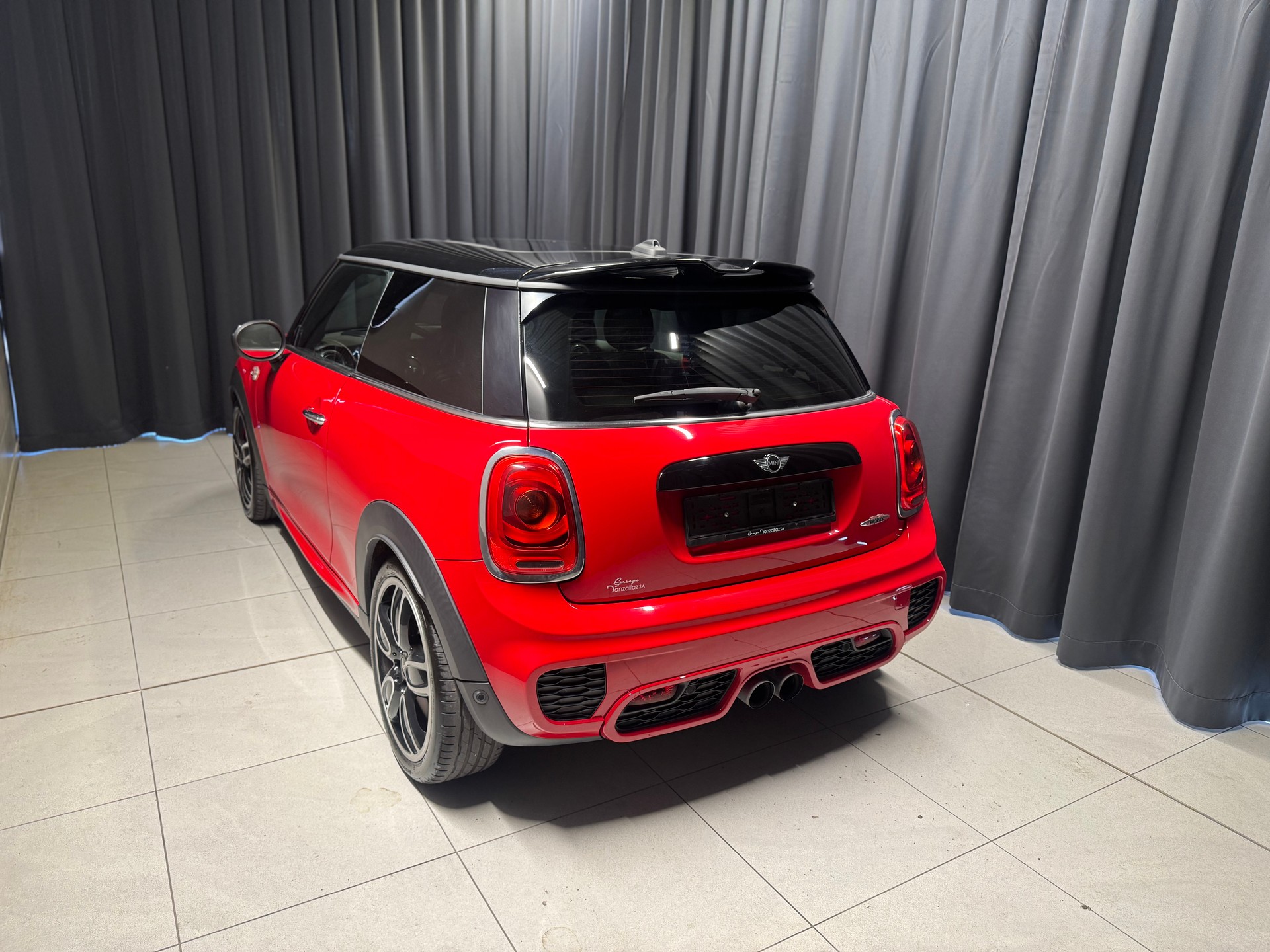 MINI Cooper John Cooper Works Steptronic (43)-image-3