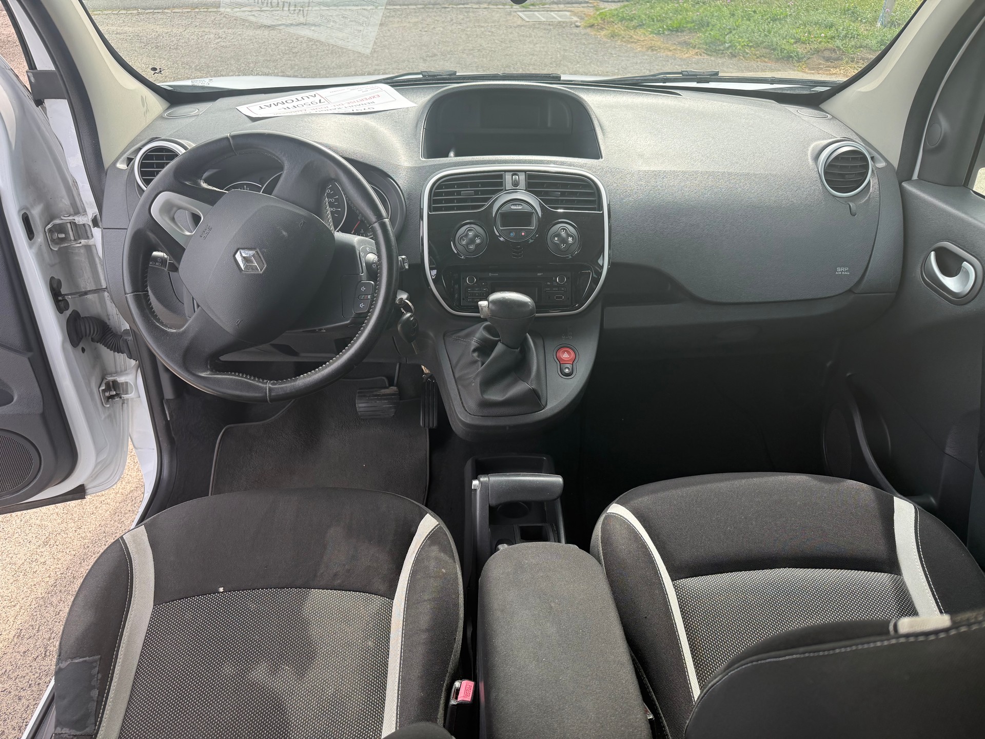 RENAULT Kangoo 1.6 16V Swiss Edition Automatic-image-11