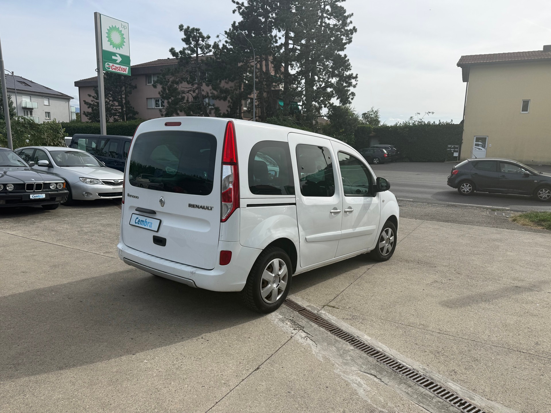 RENAULT Kangoo 1.6 16V Swiss Edition Automatic-image-8
