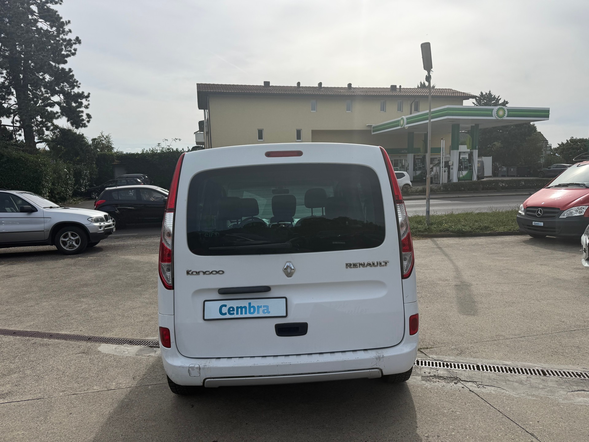 RENAULT Kangoo 1.6 16V Swiss Edition Automatic-image-6