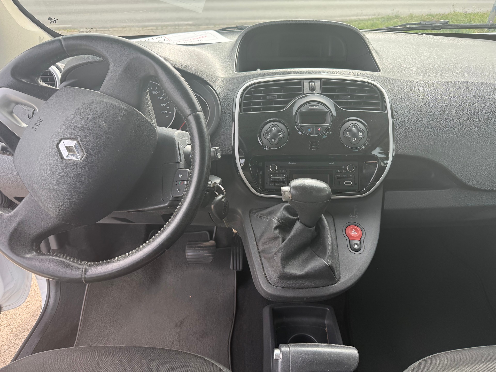 RENAULT Kangoo 1.6 16V Swiss Edition Automatic-image-12