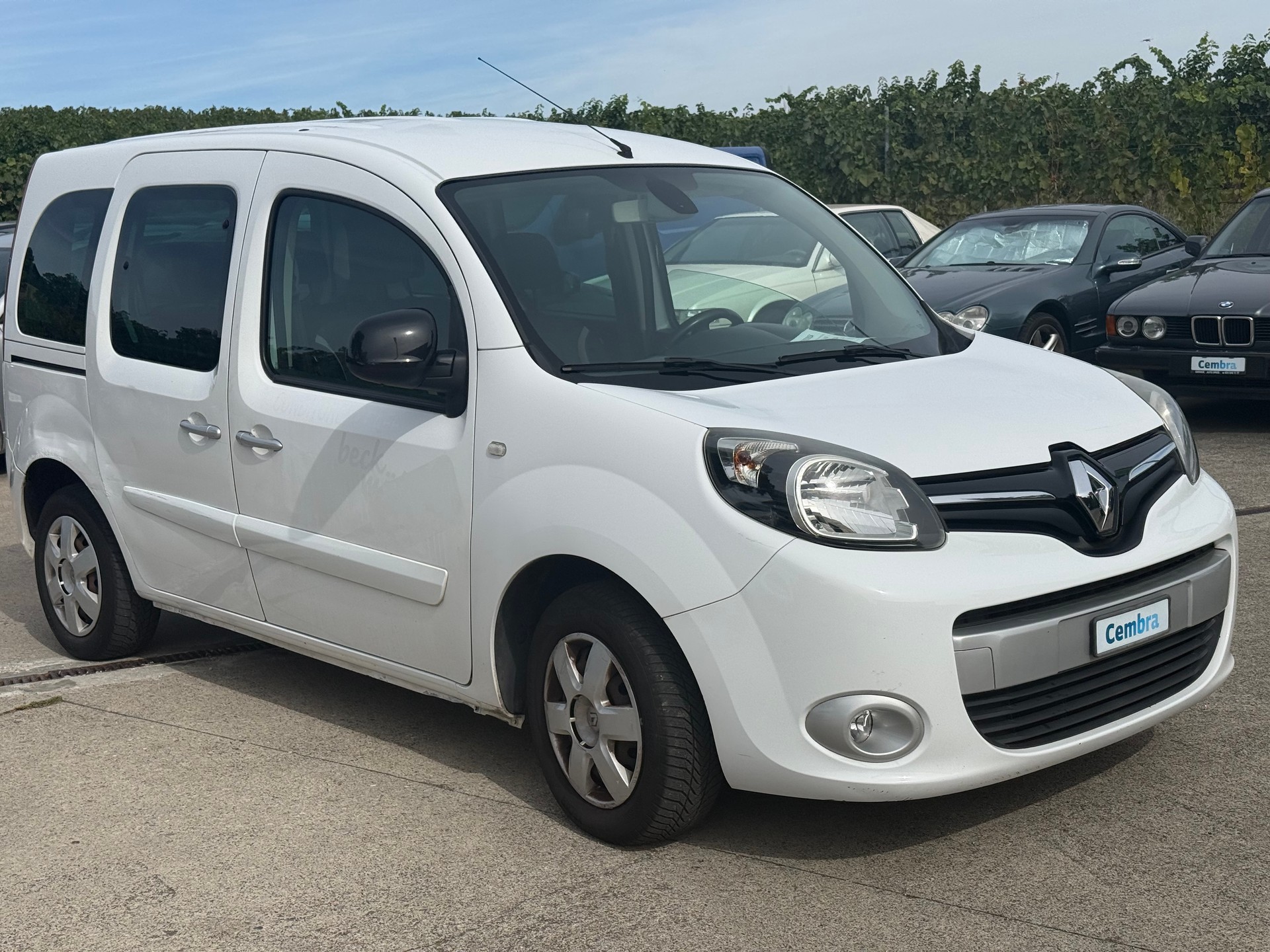 RENAULT Kangoo 1.6 16V Swiss Edition Automatic-image-5