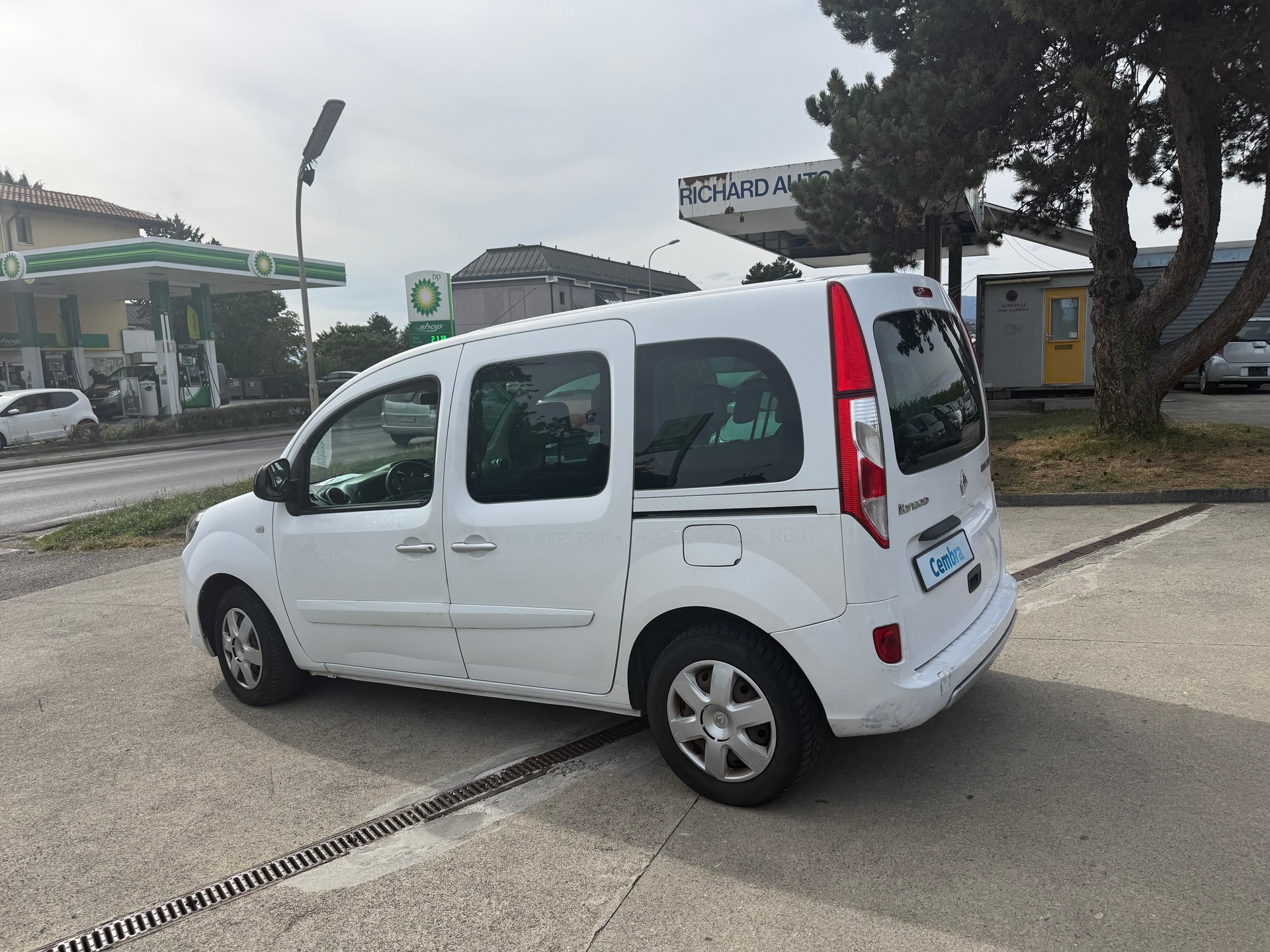 RENAULT Kangoo 1.6 16V Swiss Edition Automatic-image-7