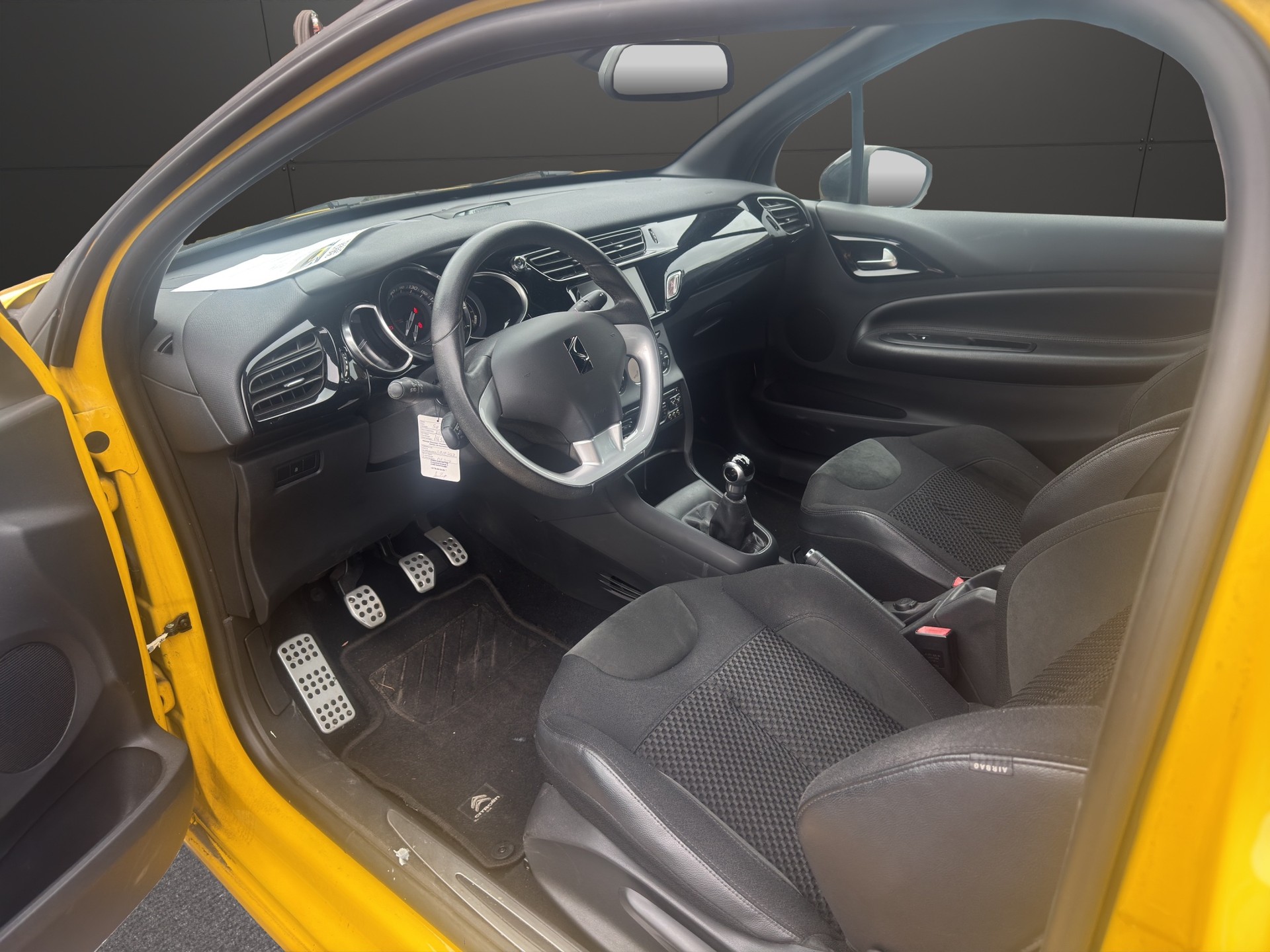 DS AUTOMOBILES DS3 Cabrio 1.2 VTi Chic-image-8