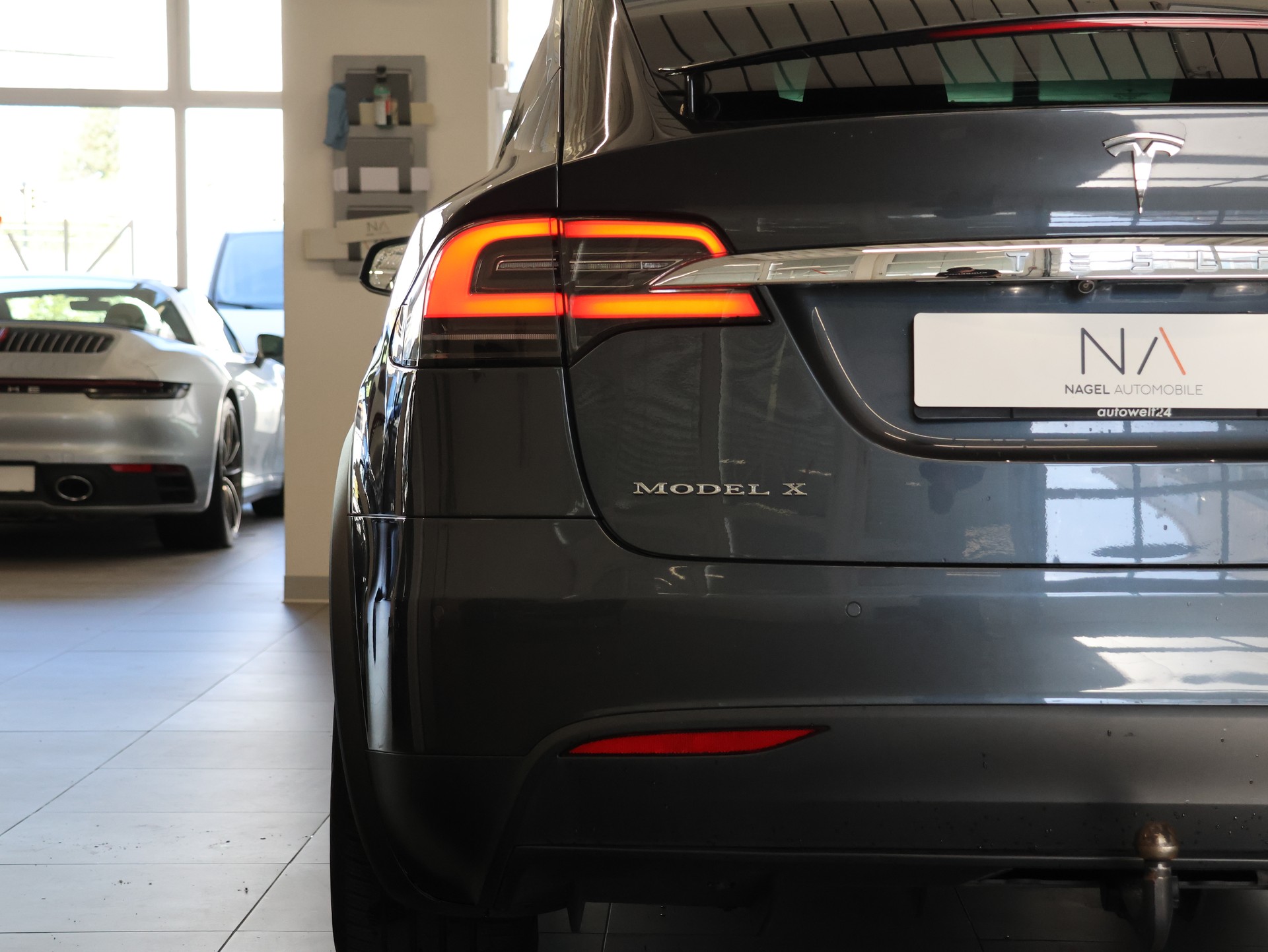 TESLA Model X 90 D *MIDNIGHT-SILVER LACKIERUNG*6-SITZE*-image-6