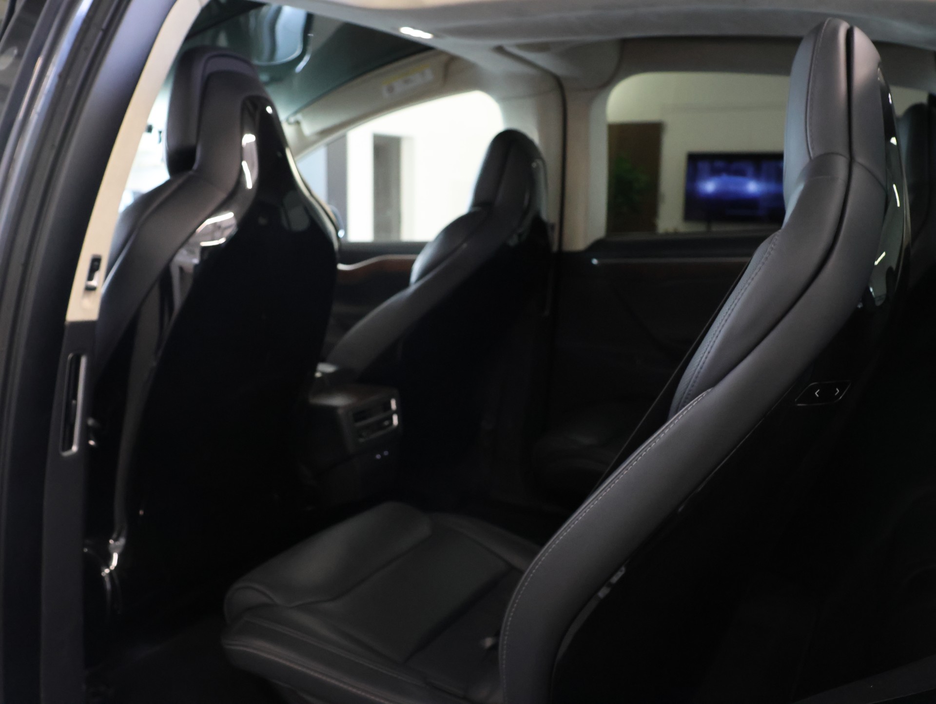 TESLA Model X 90 D *MIDNIGHT-SILVER LACKIERUNG*6-SITZE*-image-24