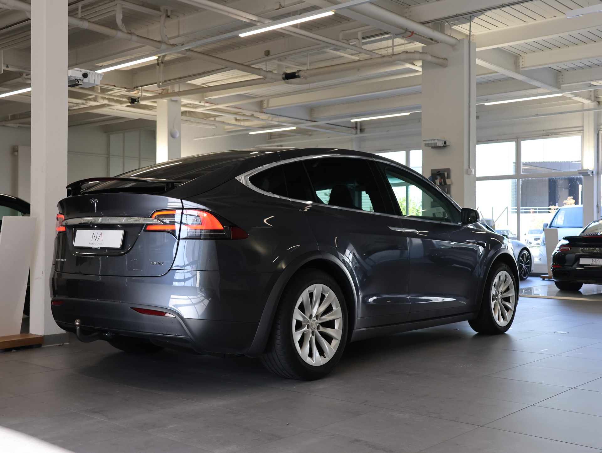 TESLA Model X 90 D *MIDNIGHT-SILVER LACKIERUNG*6-SITZE*-image-8