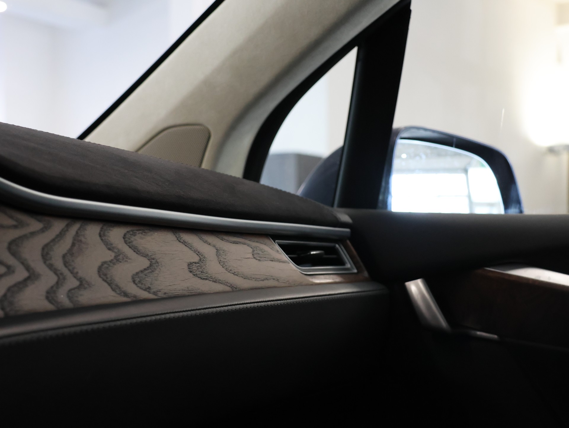 TESLA Model X 90 D *MIDNIGHT-SILVER LACKIERUNG*6-SITZE*-image-22