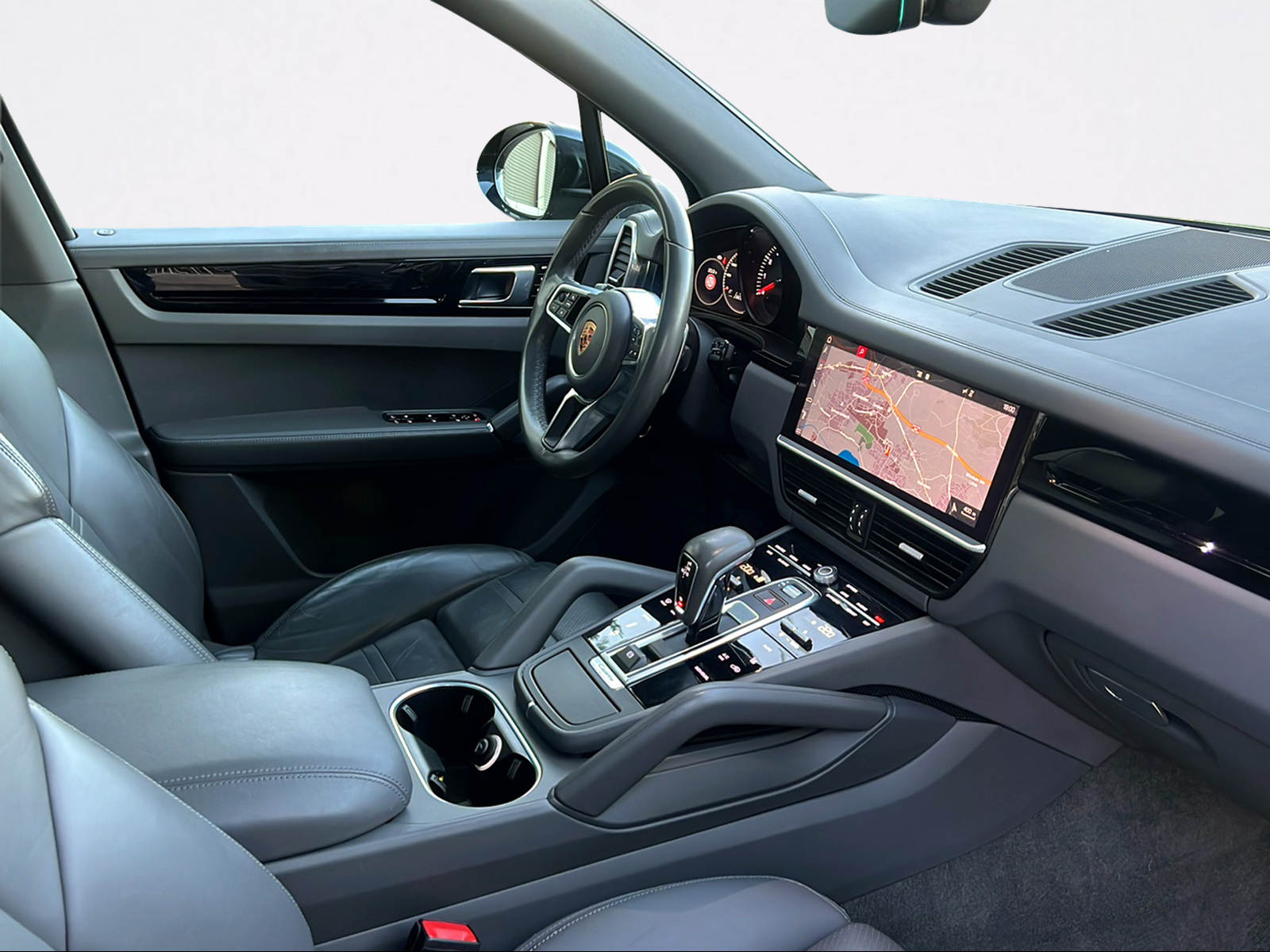 PORSCHE Cayenne-image-8