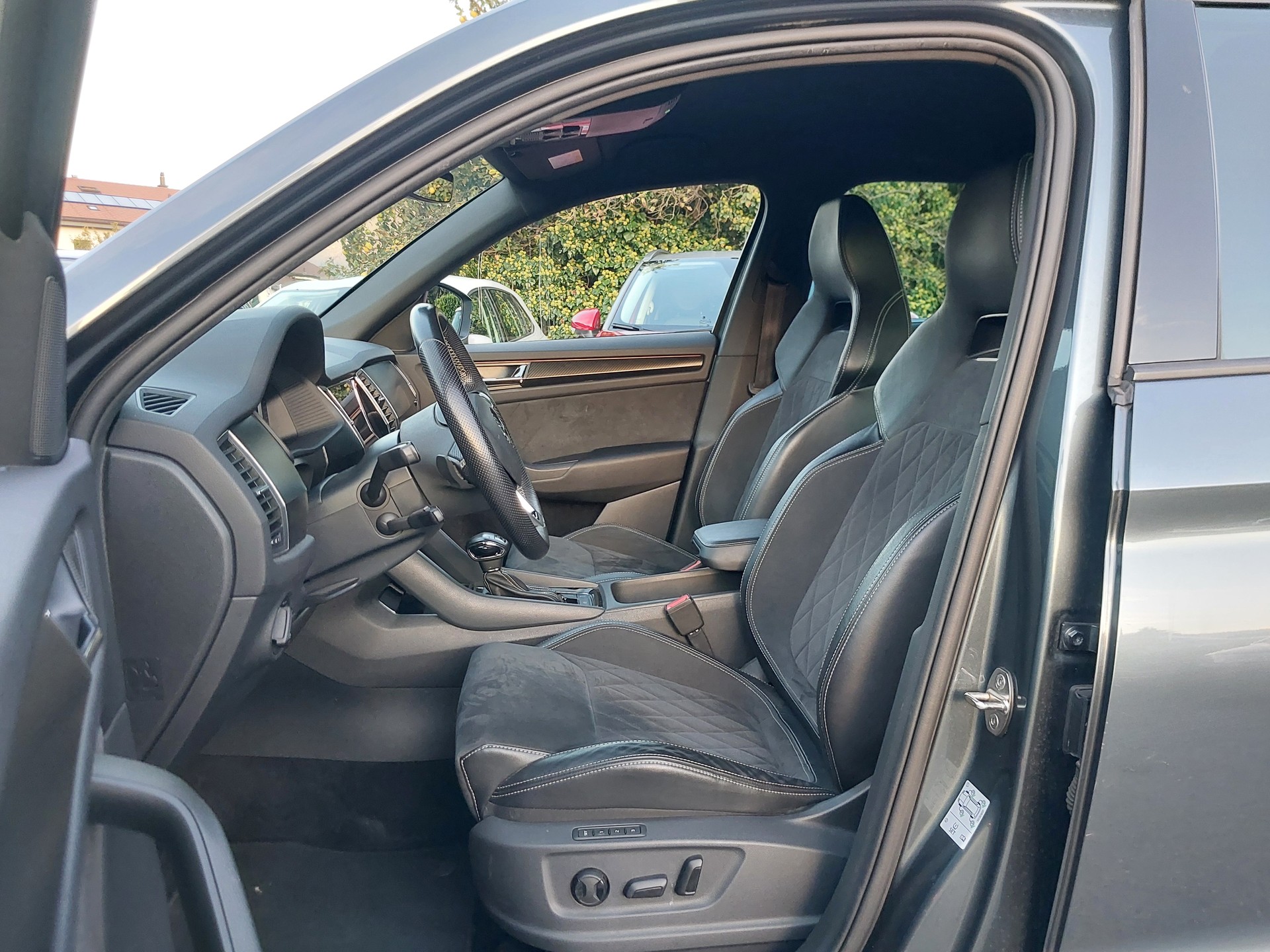 SKODA Kodiaq 2.0 TDI CR Sport Line 4x4 DSG-image-5