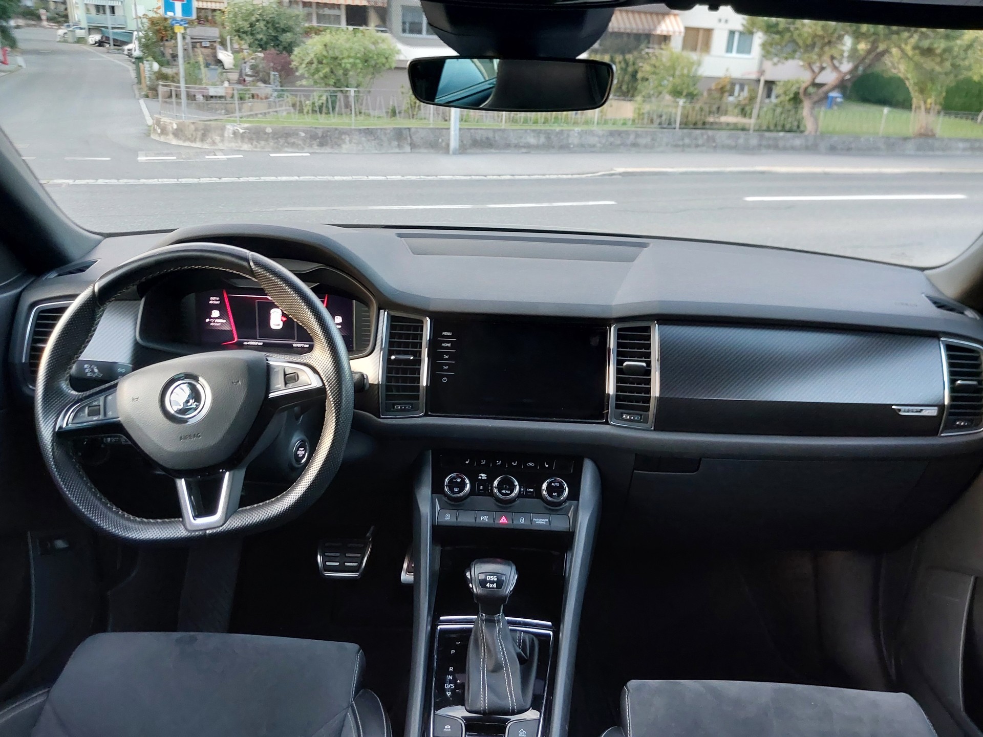SKODA Kodiaq 2.0 TDI CR Sport Line 4x4 DSG-image-4