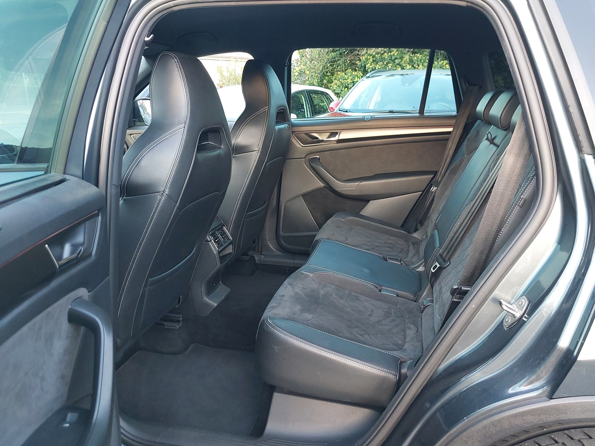 SKODA Kodiaq 2.0 TDI CR Sport Line 4x4 DSG-image-9