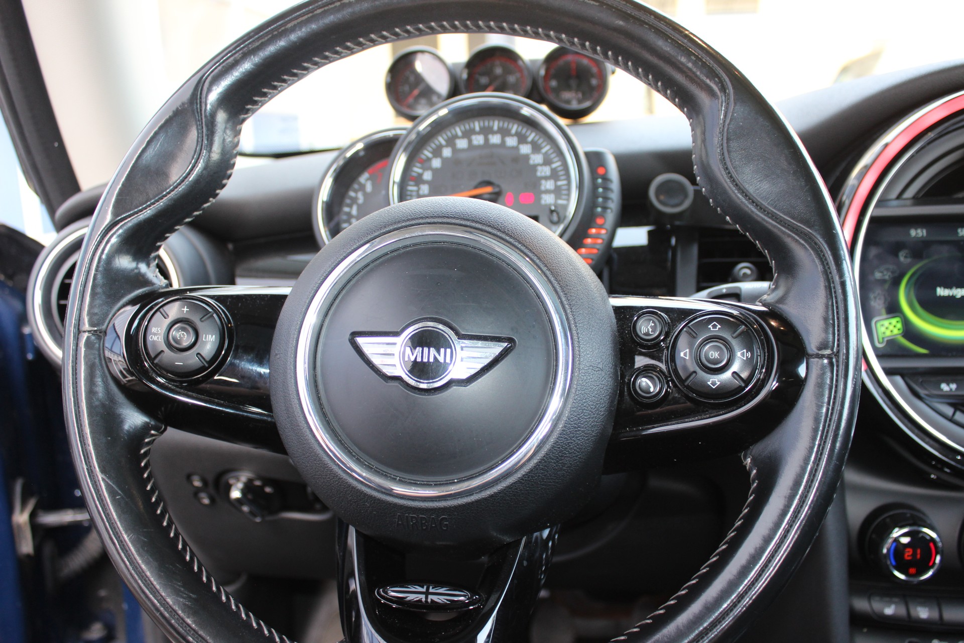 MINI 1.5i Cooper-image-12