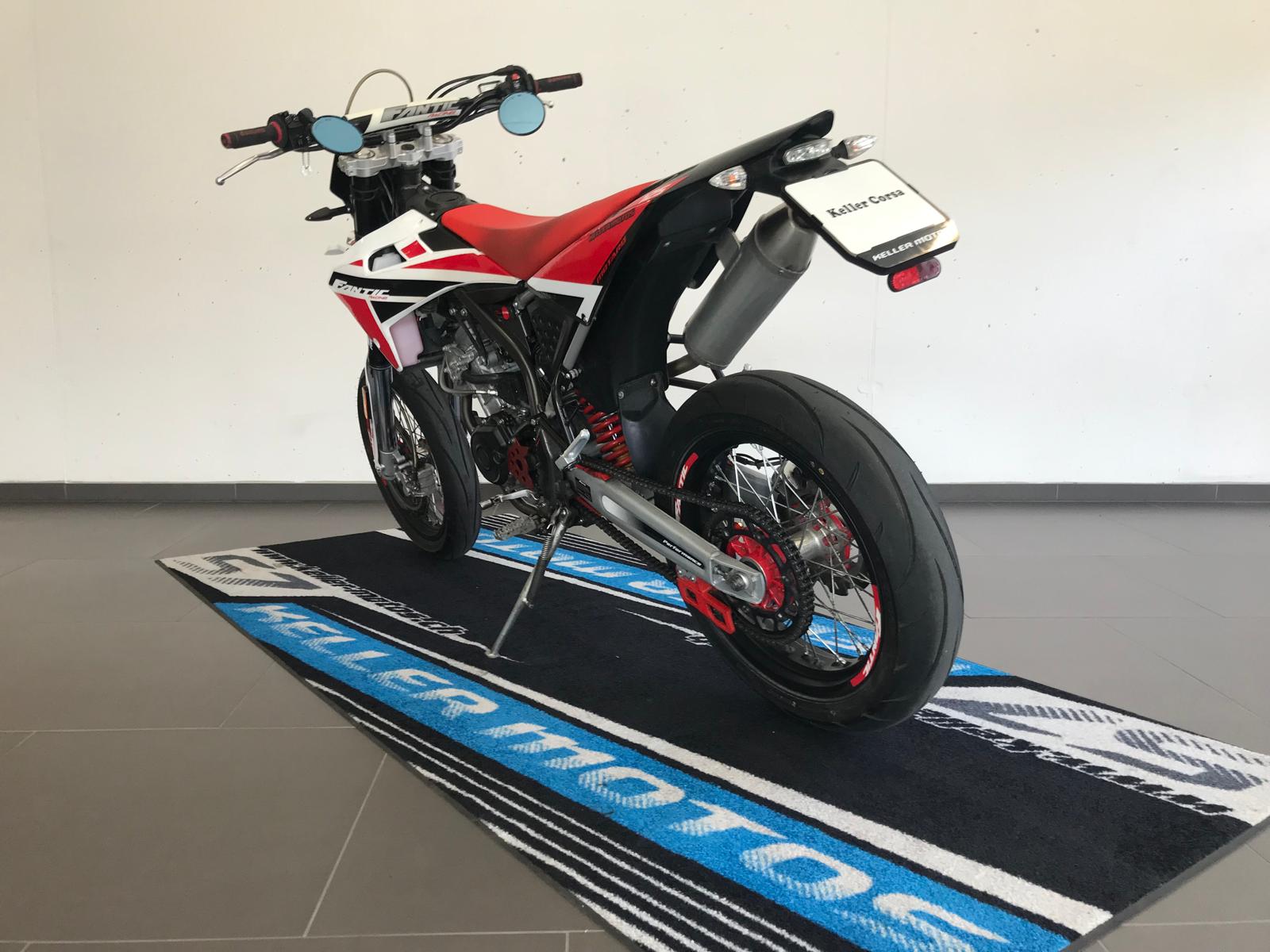 FANTIC XMF 125 Motard-showroom-element-3