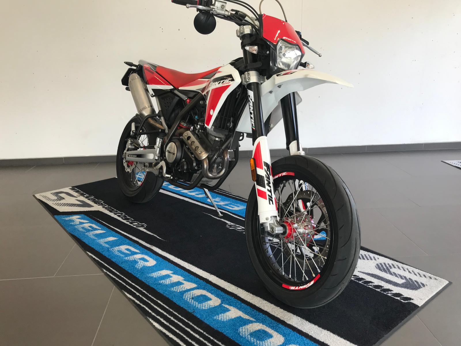 FANTIC XMF 125 Motard-showroom-element-2