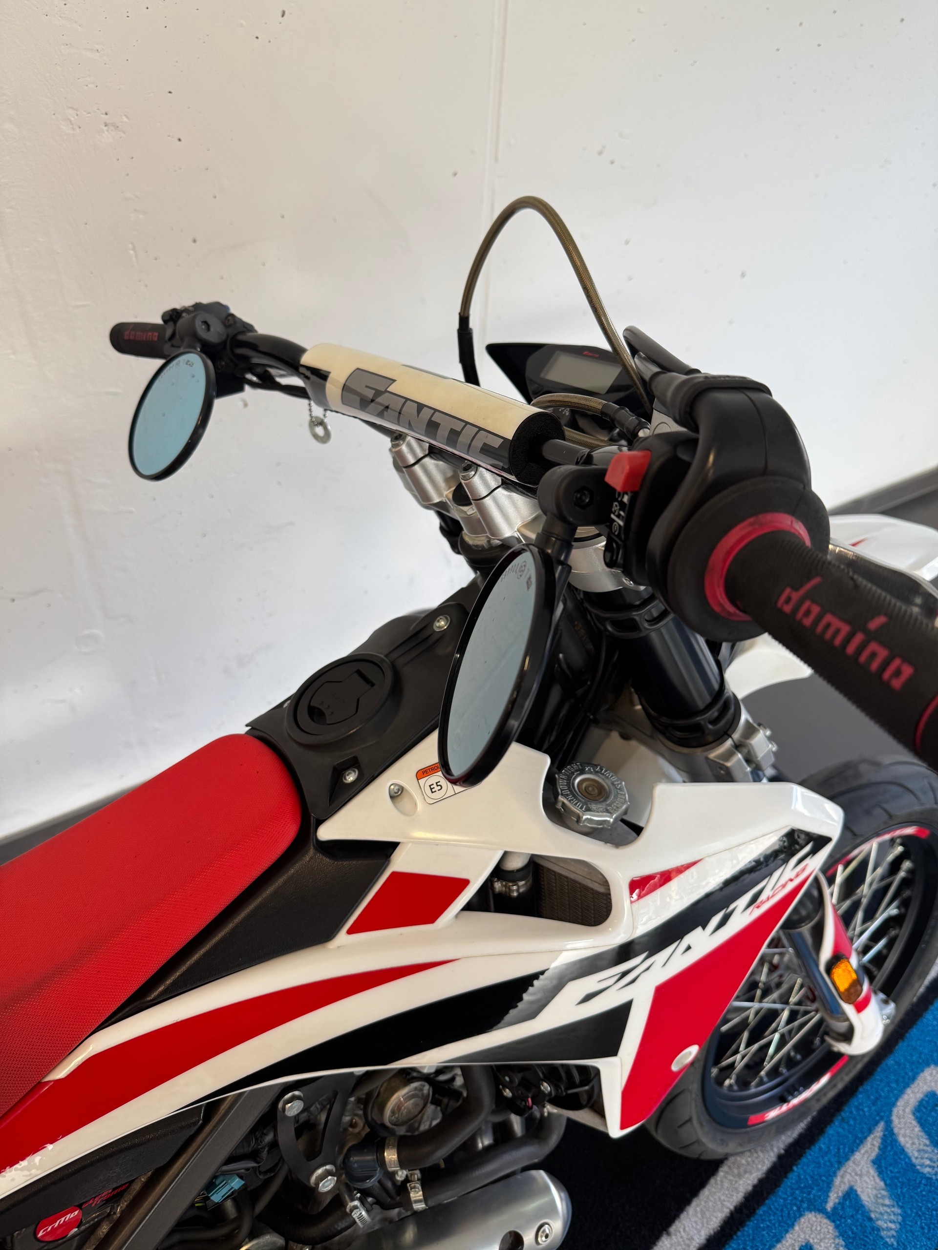FANTIC XMF 125 Motard-image-8